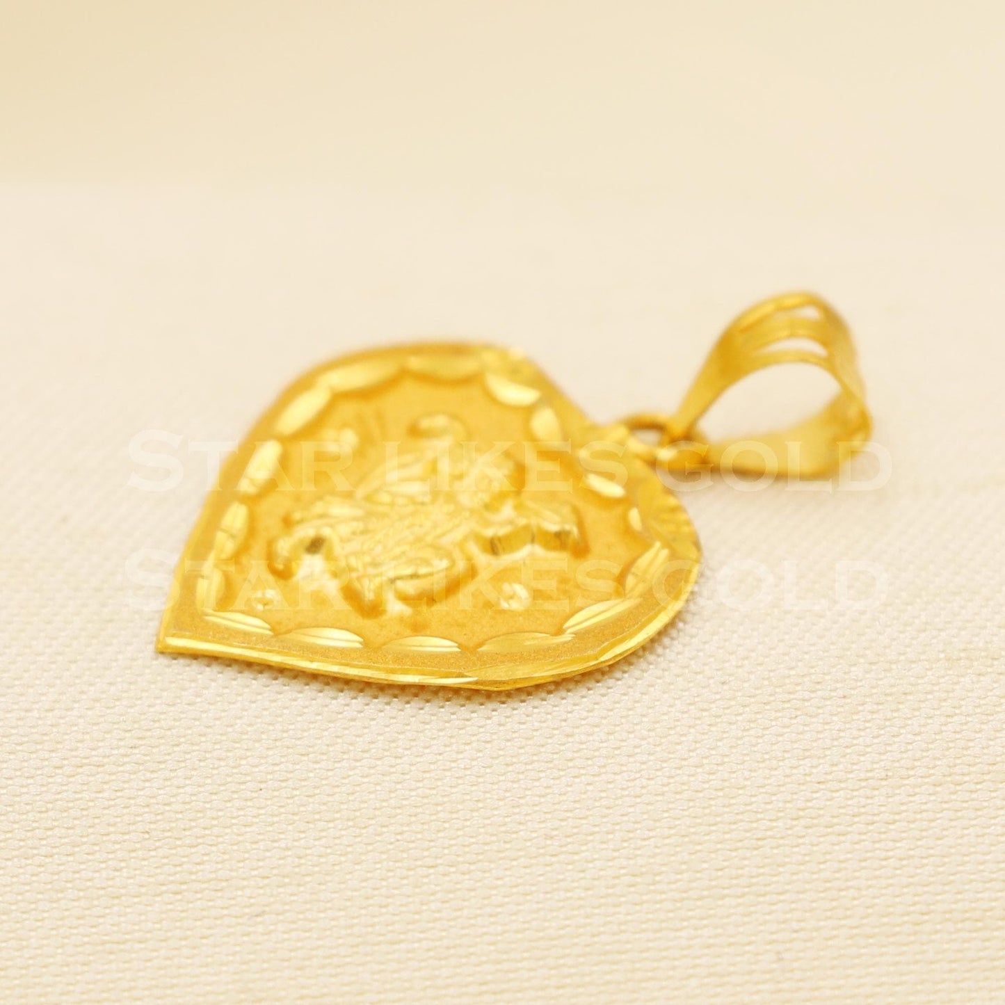 Hanuman ji 18k Yellow Gold Handmade Zircon Pendant Jewelry, B1482