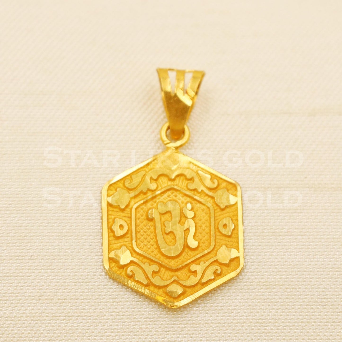 OM 18k Yellow Gold Handmade Zircon Pendant Jewelry, B1484