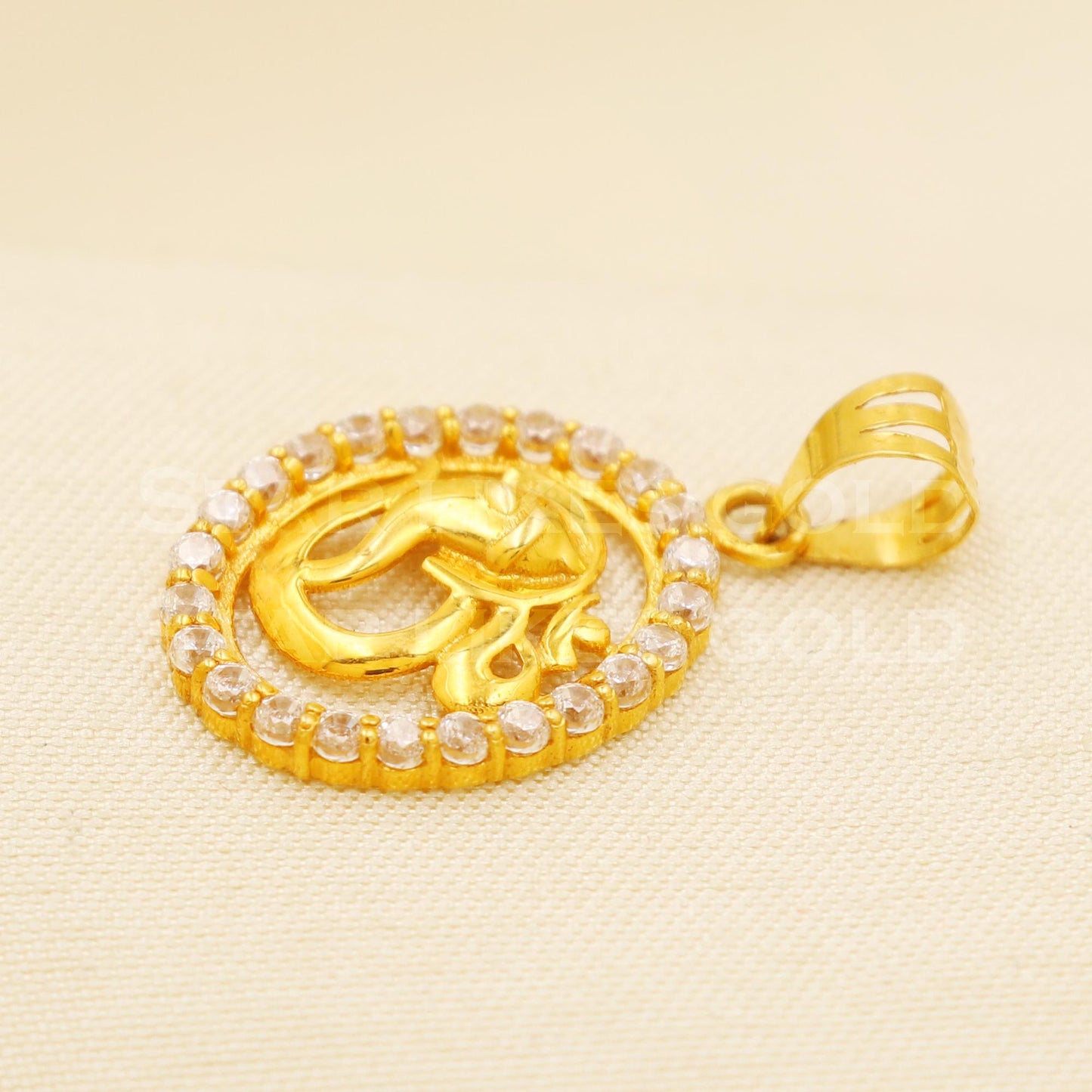 OM Ganeshji 18k Yellow Gold Handmade Zircon Pendant Jewelry, B1486