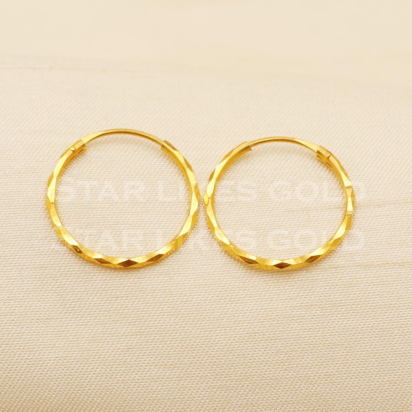 18K Gold Engraved Hoop Earrings | Minimalist High-Polish Jewelry Gift, B1500