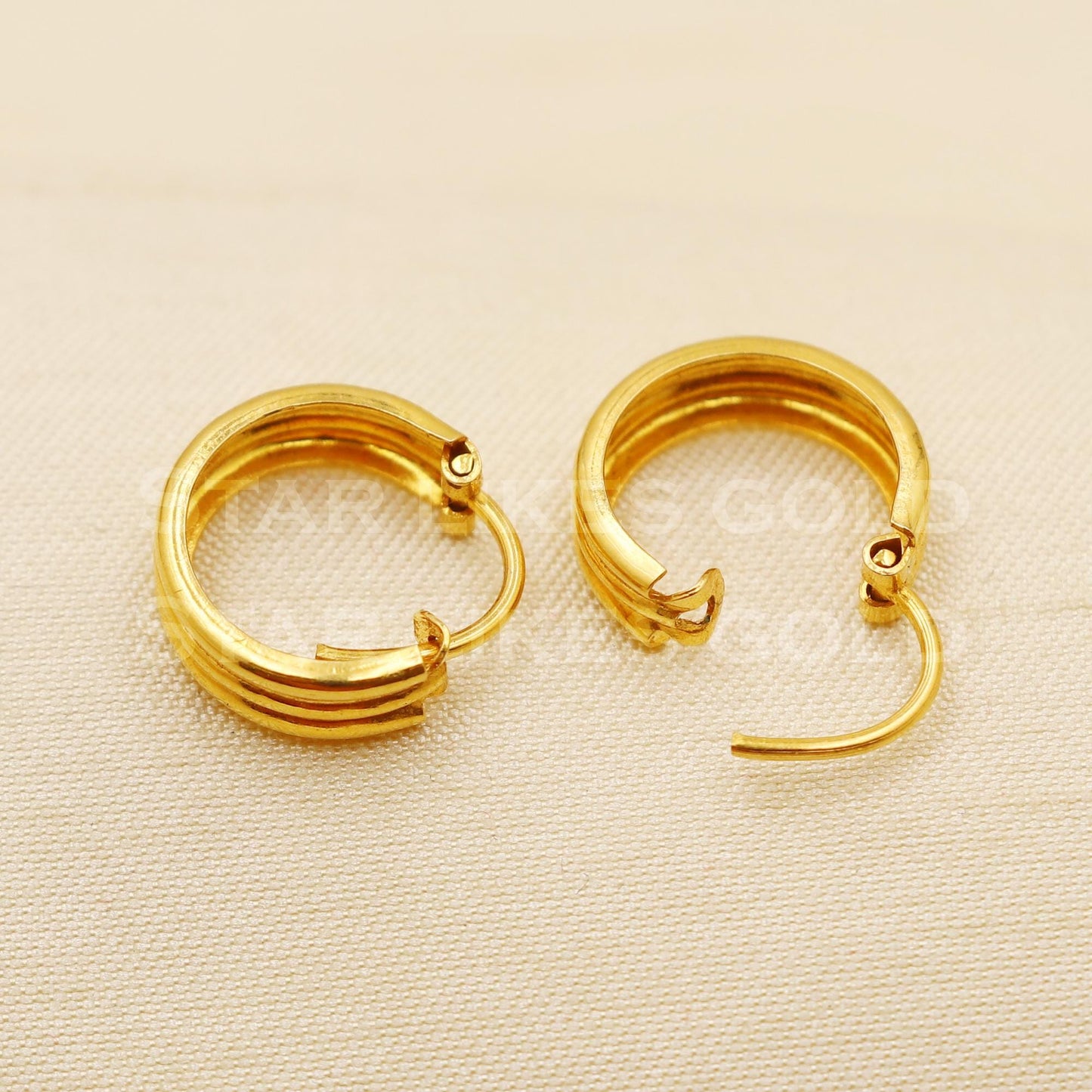Designer 18K Gold Circular Bali with Fine Textured Finish | Daily Use Comfort, B1505