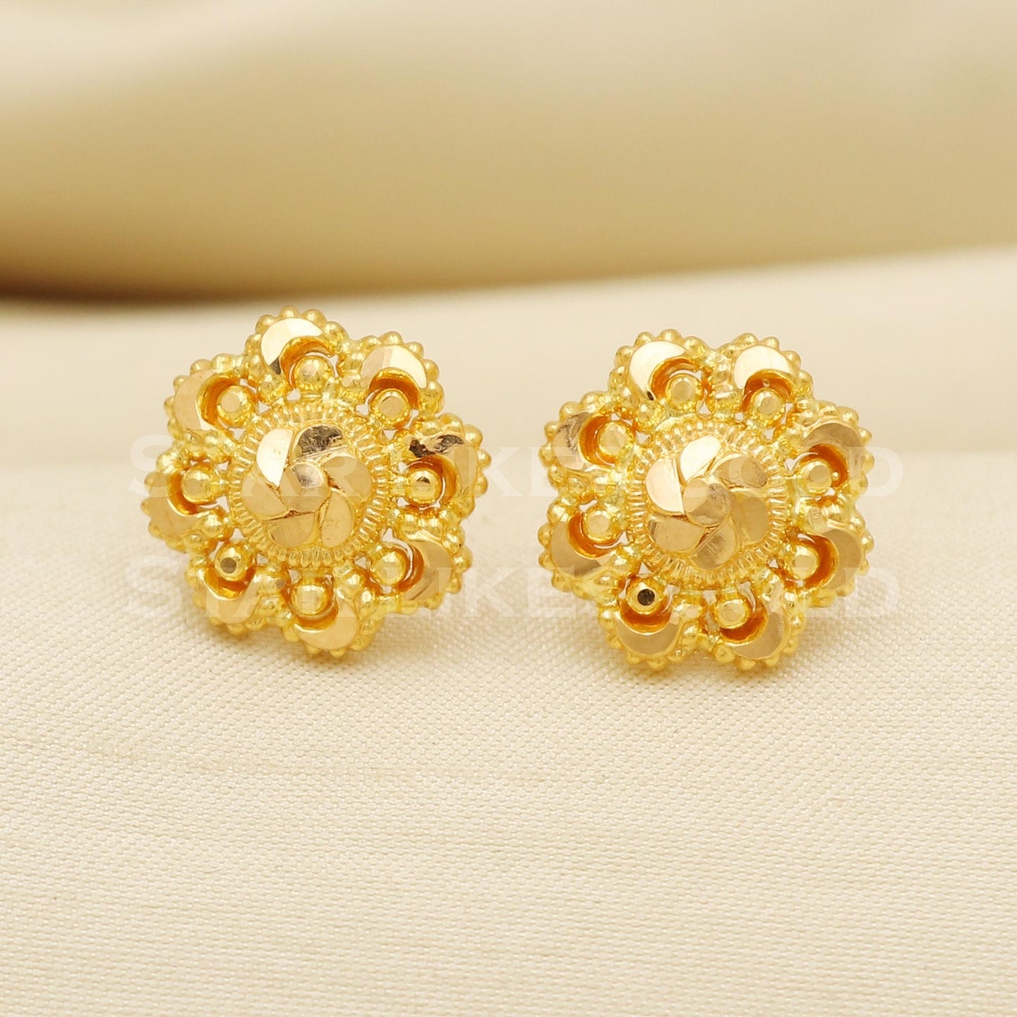 Stunning 22k 22 karat gold stud earrings jewelry, PR1137