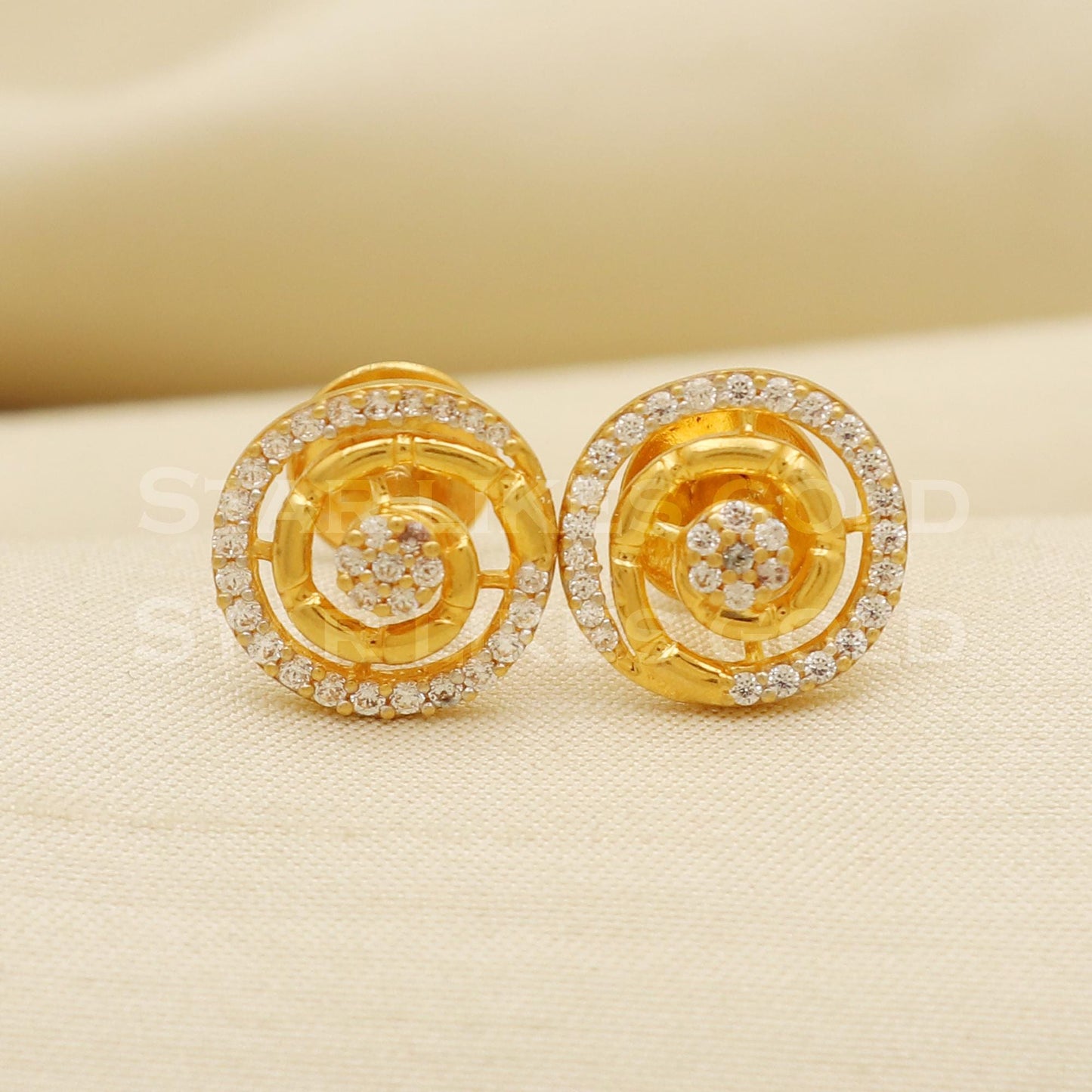 Modern Hallmark 22k Gold Leaf Motif Studs for Daily & Office Wear, PR1140