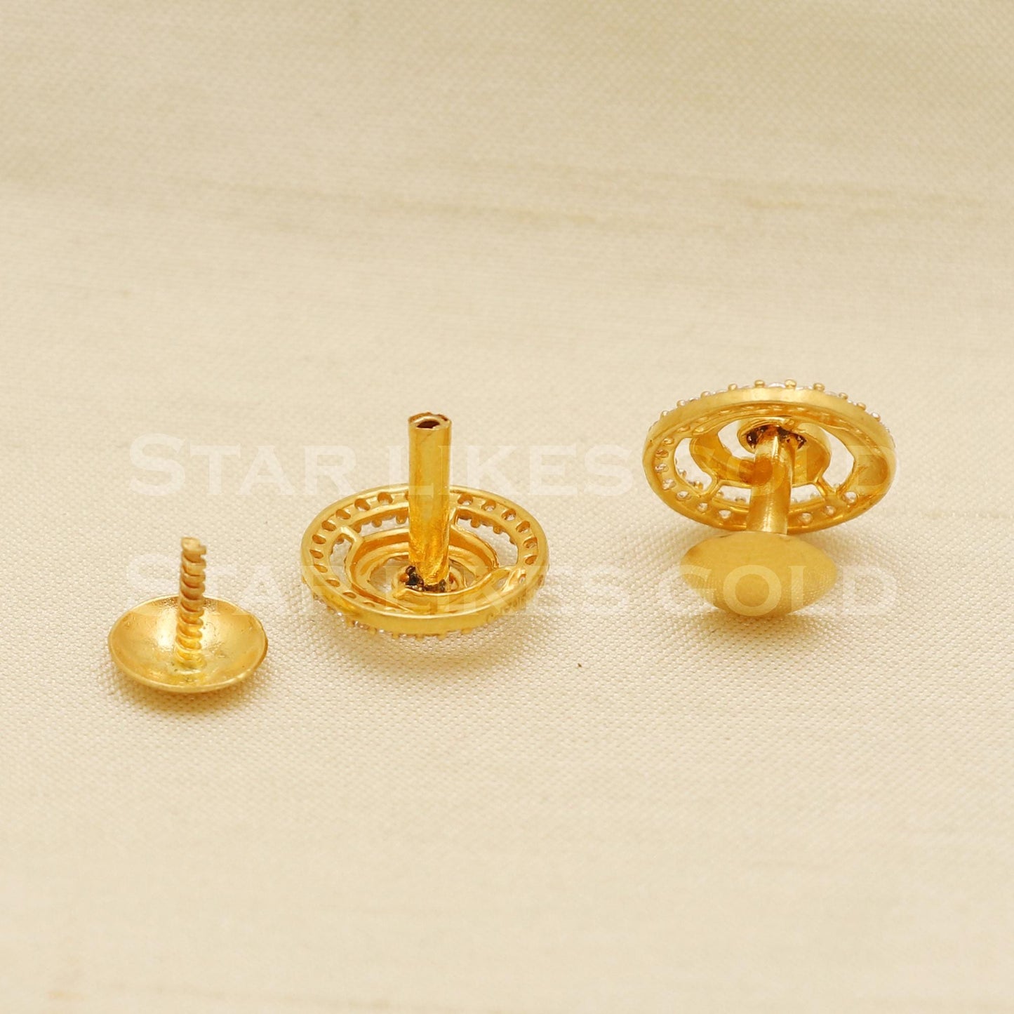 Modern Hallmark 22k Gold Leaf Motif Studs for Daily & Office Wear, PR1140
