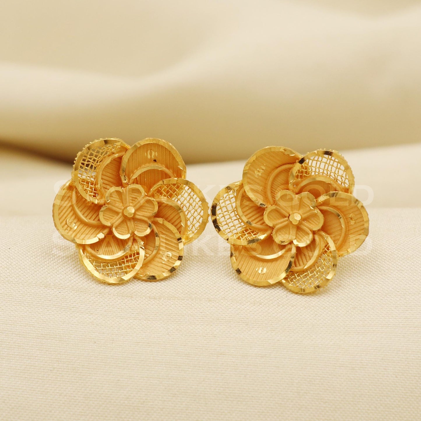Stunning 22k 22 karat gold stud earrings jewelry, PR1142