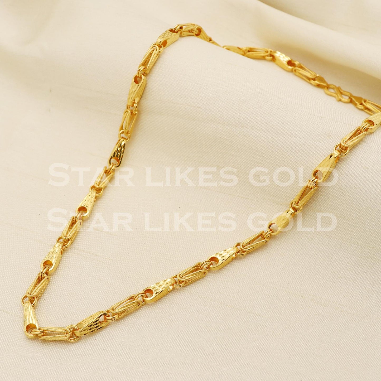 22k Hallmark Gold Textured Capsule and Double Loop Link Chain, PR1357