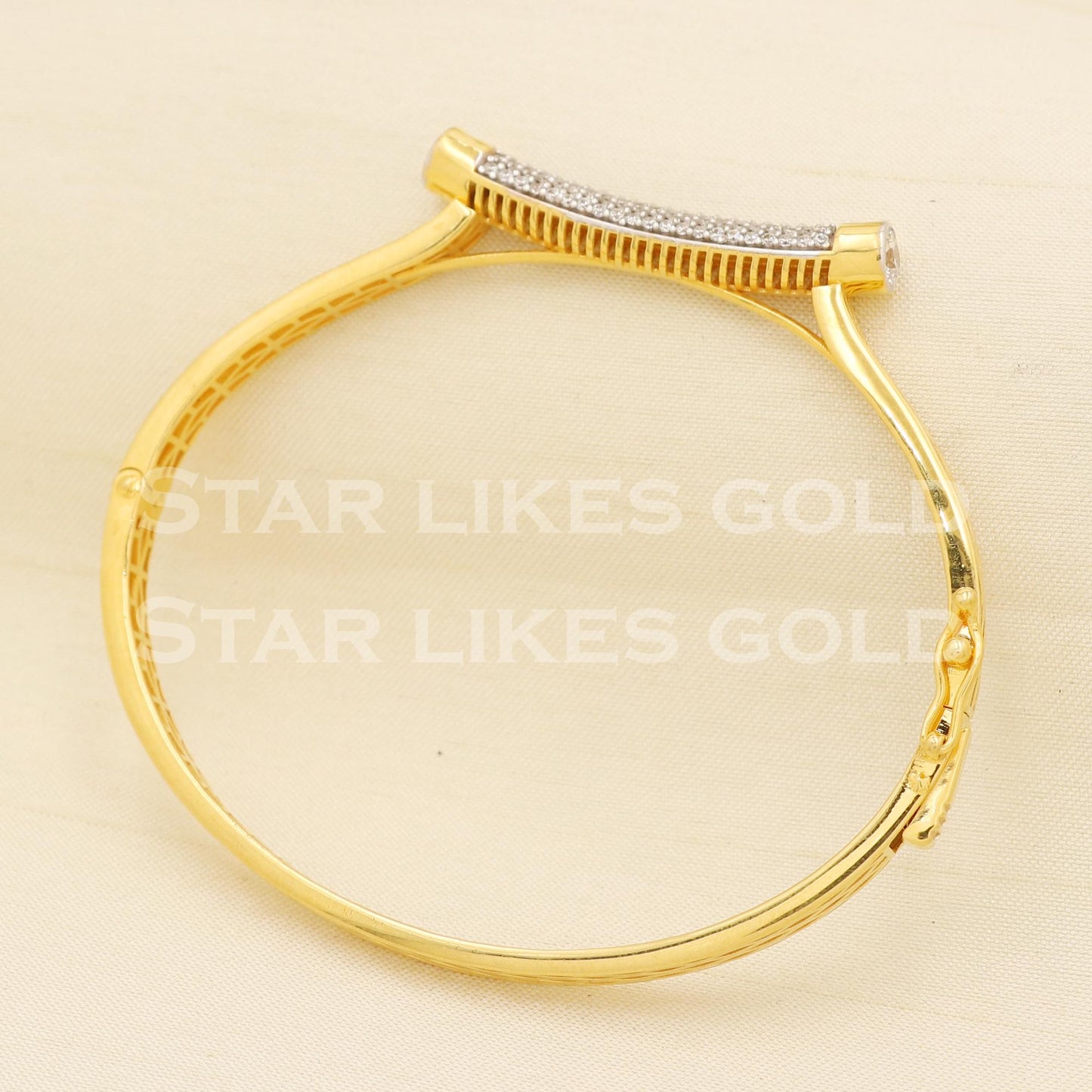 22 Karat Gold Elegant Stone Studded Kada with Lattice Design, PR1389