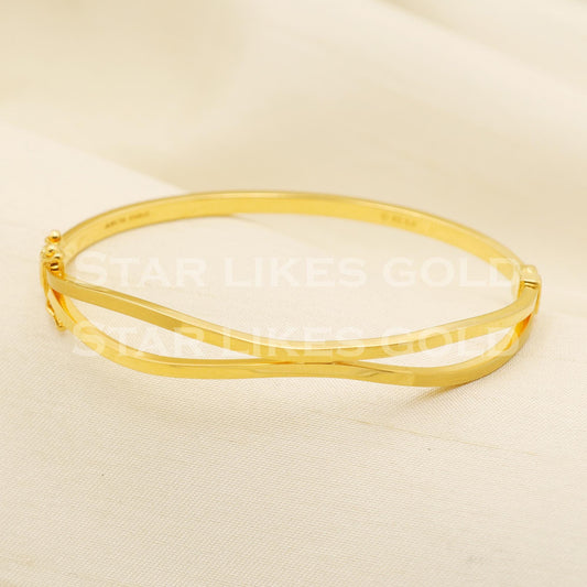 18 Karat Gold Sleek Double Line Crossover Bangle Bracelet for Women, PR1393