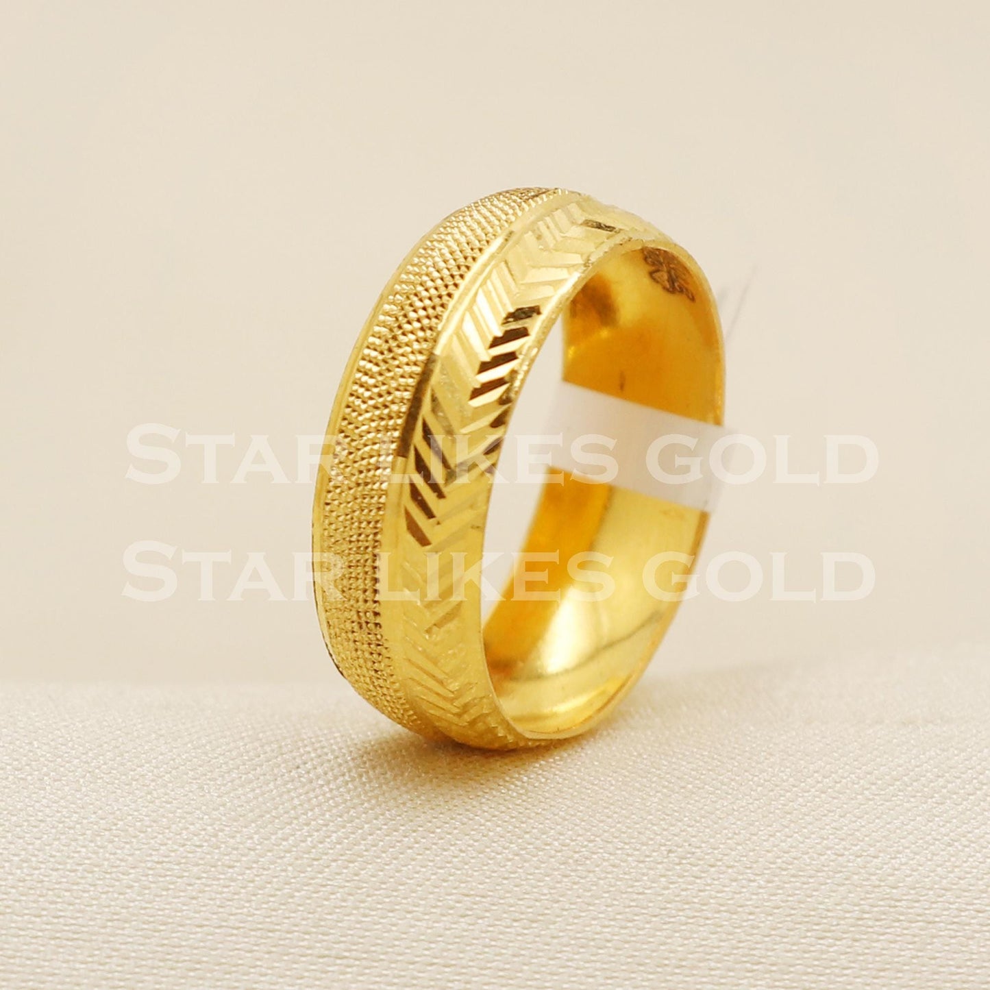 22K Gold Dual-Texture Band Ring | Elegant 916 Gold Beaded & Chevron Design, B1583
