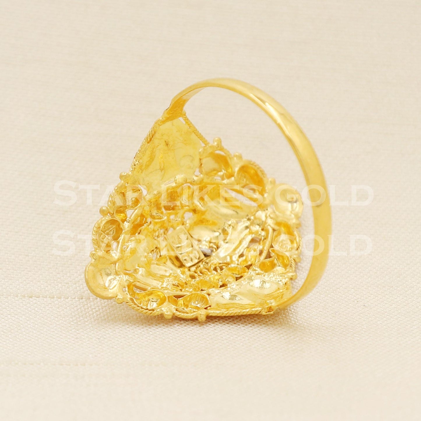 Exquisite 22K Gold Marquise Dome Ring | Traditional Filigree Cocktail Jewelry, B1589
