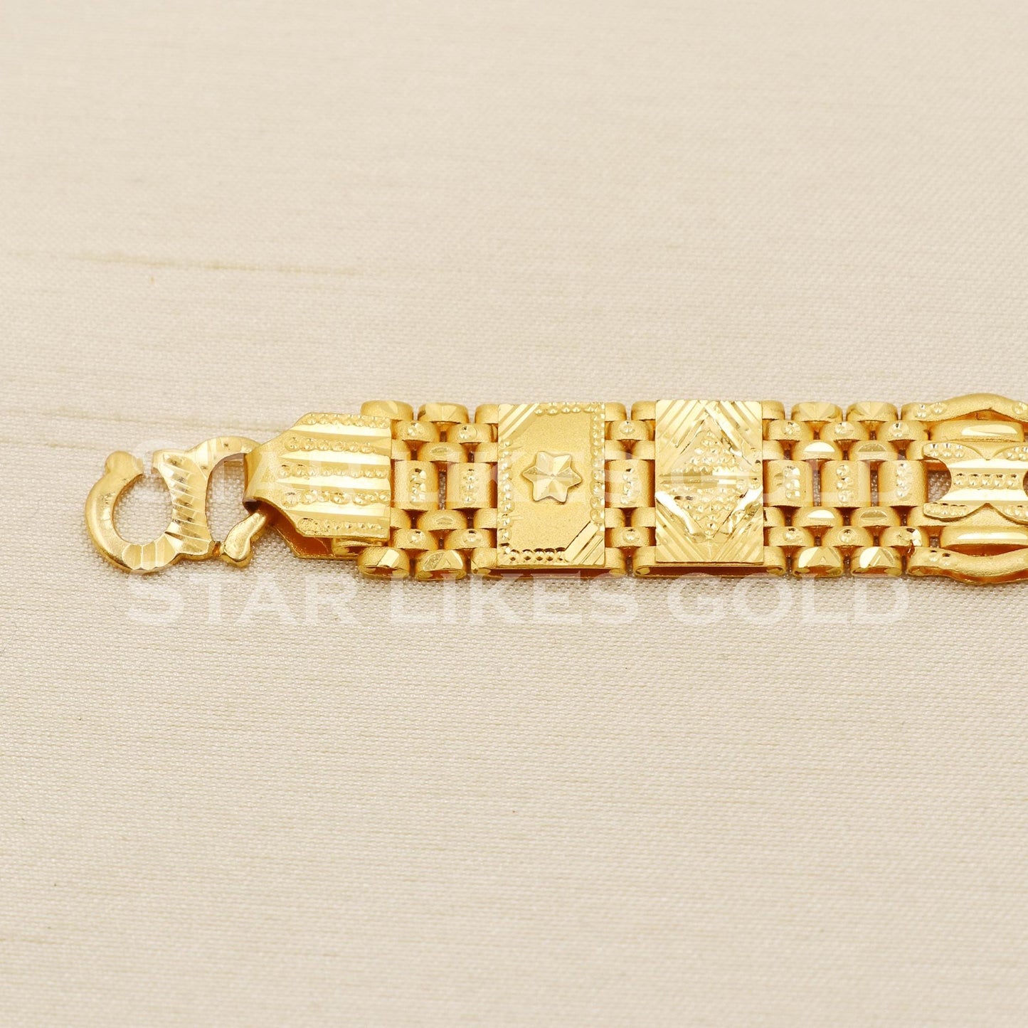 Elegant 22K Gold Hallmark Broad Rolex Link Men's Bracelet, B1622