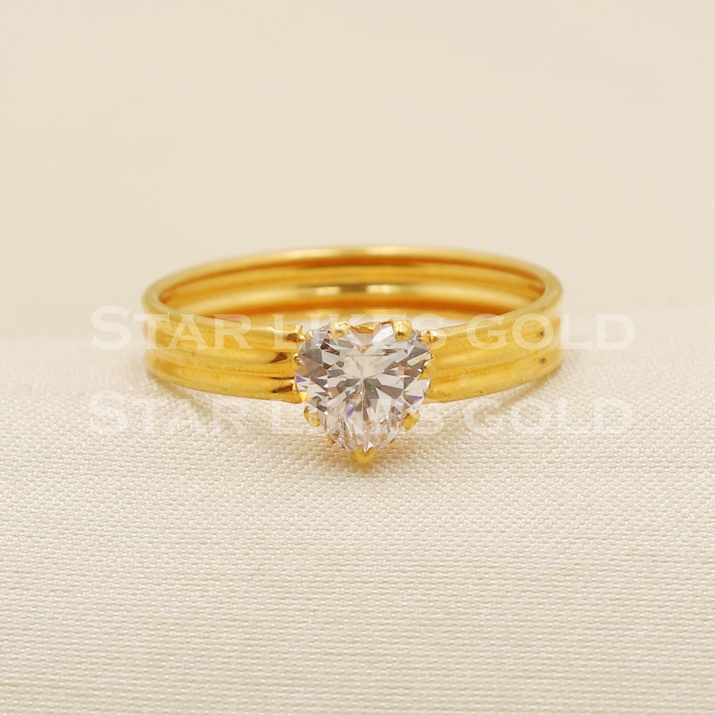 Stunning Zircon 18 karat 18k Gold Indian Ring Handmade Jewelry, B1578