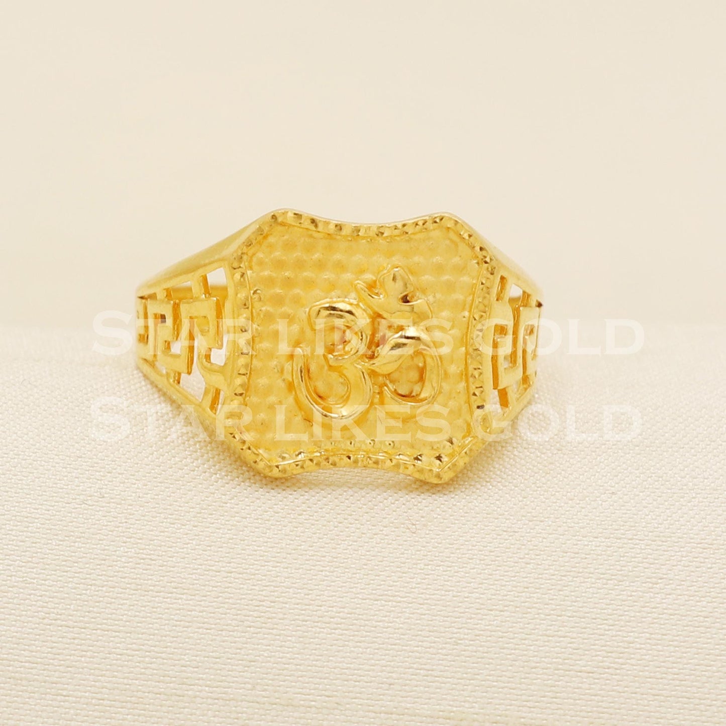 om - 22 karat 22k Gold Indian Ring Handmade Jewelry, B1595