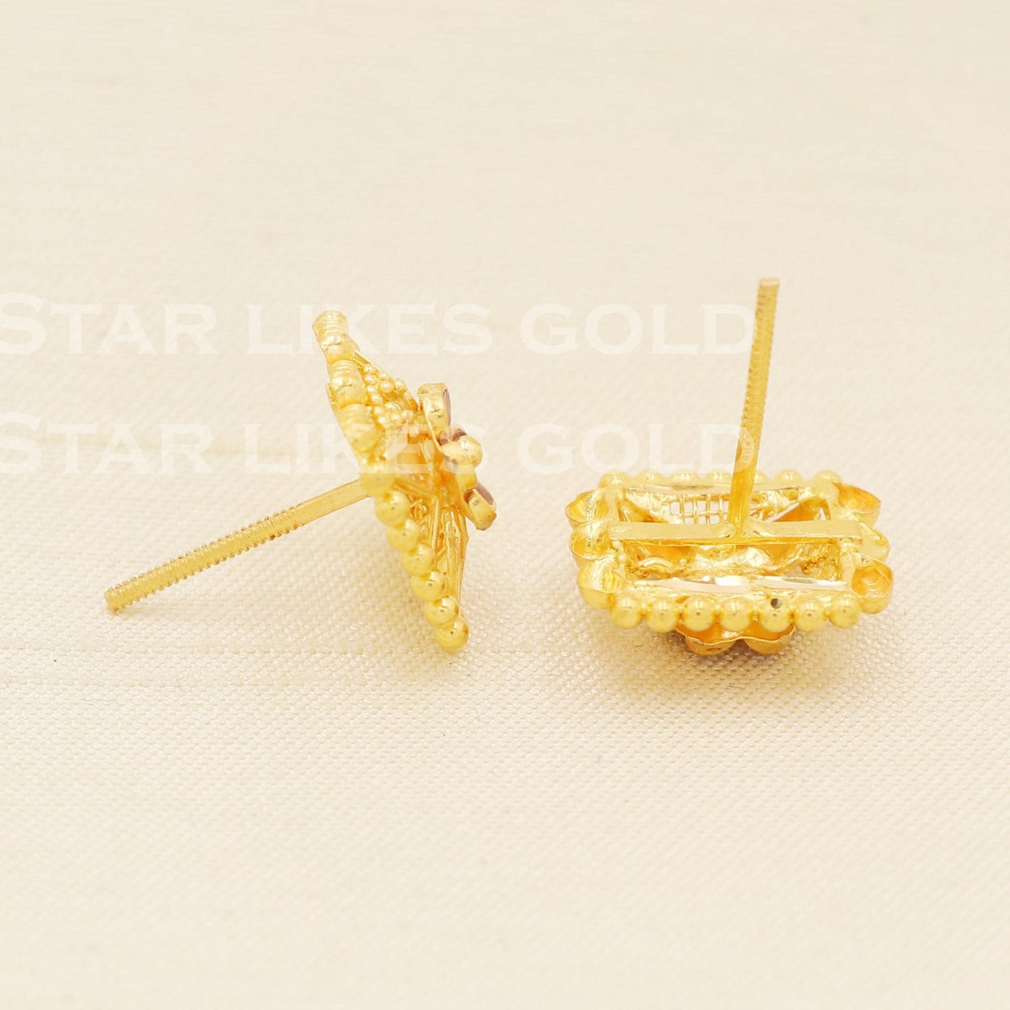 Hallmark 22k Gold Traditional Meenakari Stud Earrings with Red Enamel, B1609
