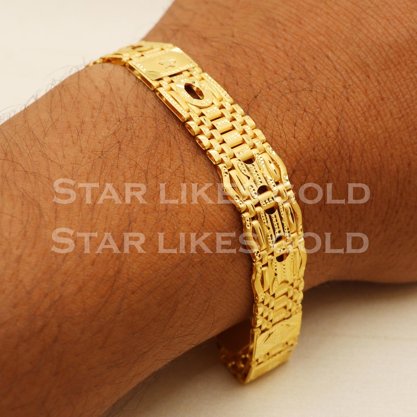Elegant 22K Gold Hallmark Broad Rolex Link Men's Bracelet, B1622