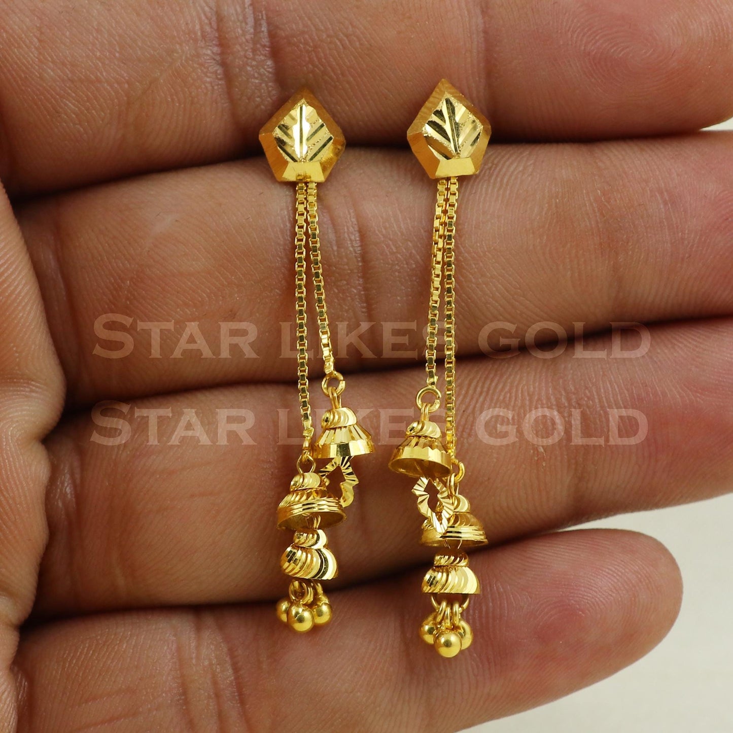 Classy Hallmark 18k Gold Ornate Long Earrings for Party Wear, B1178