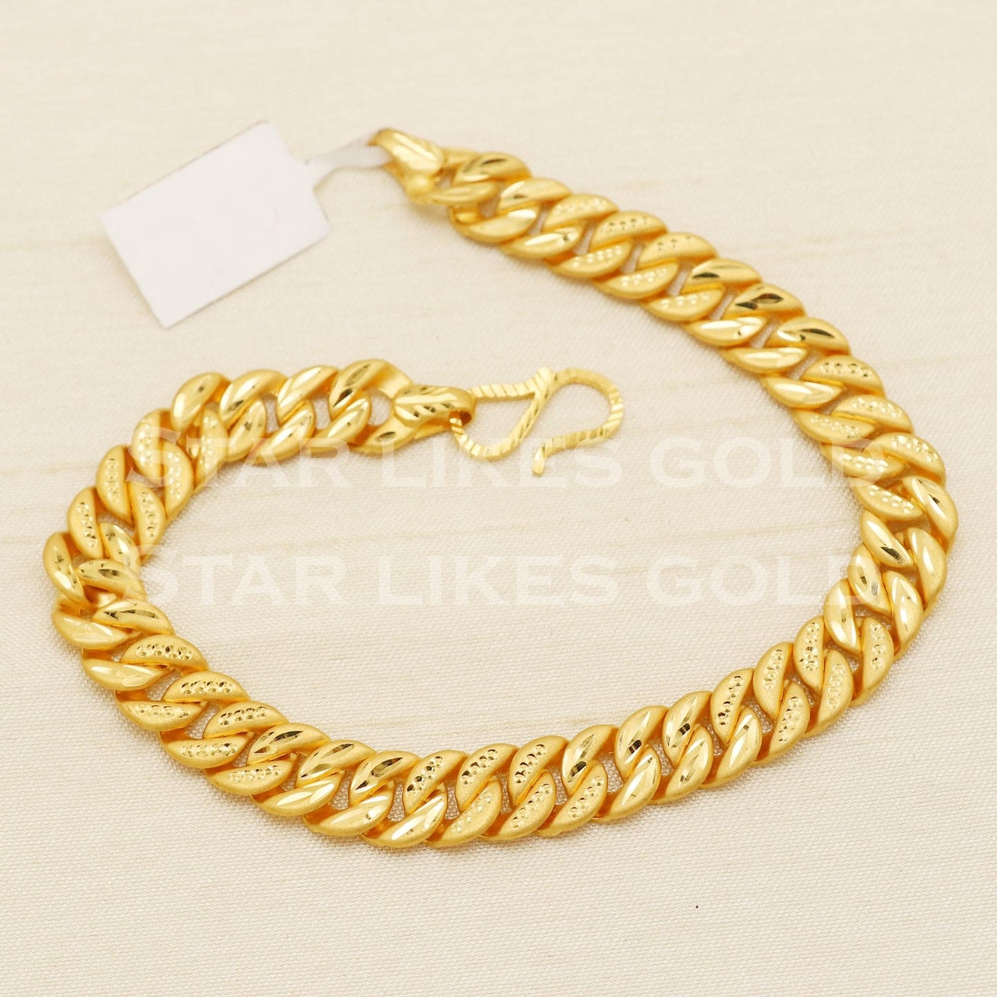 Classic 22K Gold Hallmark Men's Textured Curb Link Bracelet, PR1444