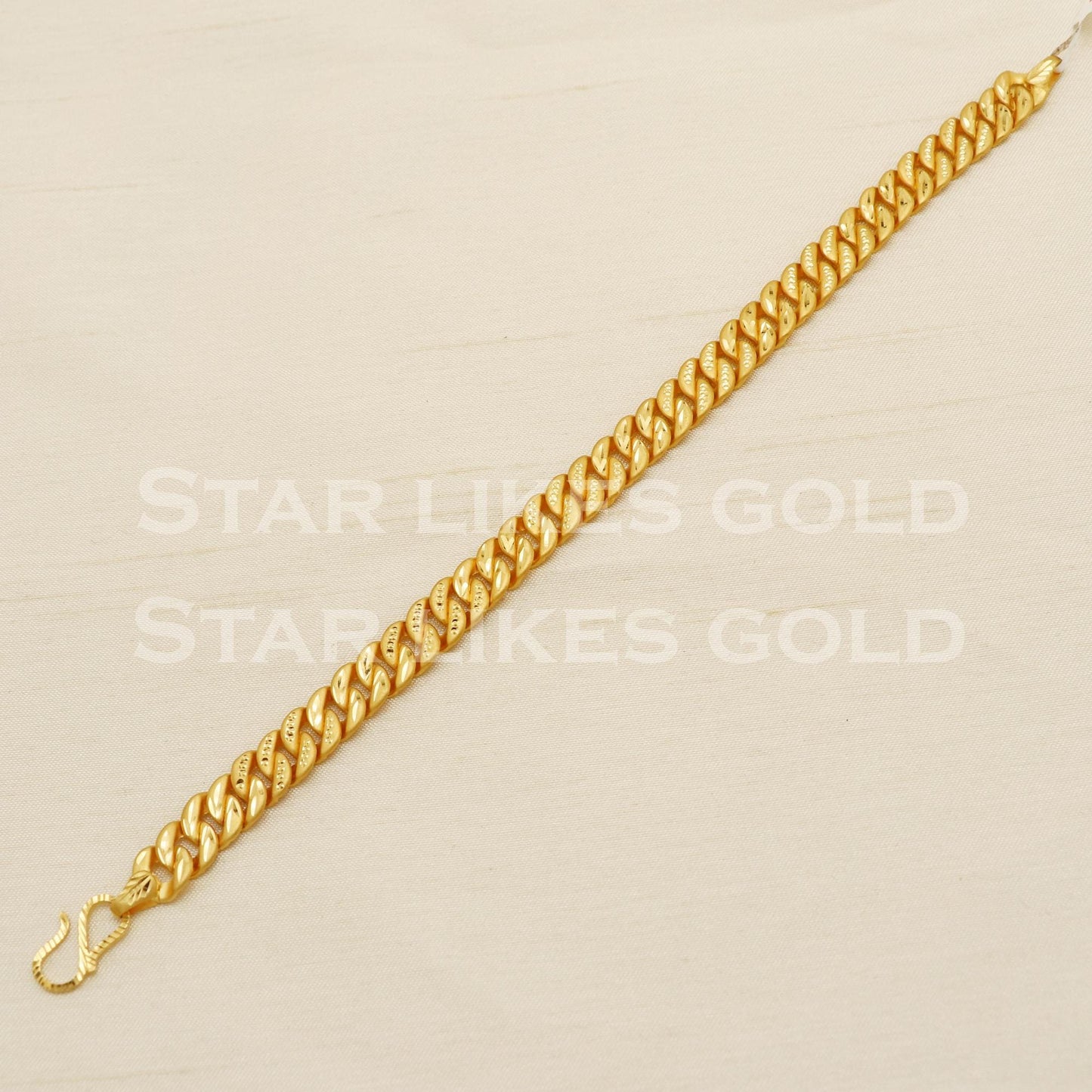 Classic 22K Gold Hallmark Men's Textured Curb Link Bracelet, PR1444