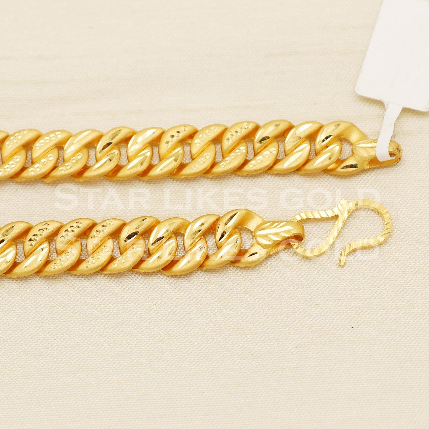 Classic 22K Gold Hallmark Men's Textured Curb Link Bracelet, PR1444
