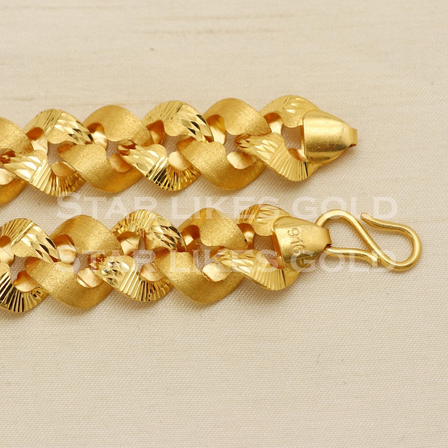 Royal 22K Gold Hallmark Men's Twin-Ring Lotus Bracelet, PR1454