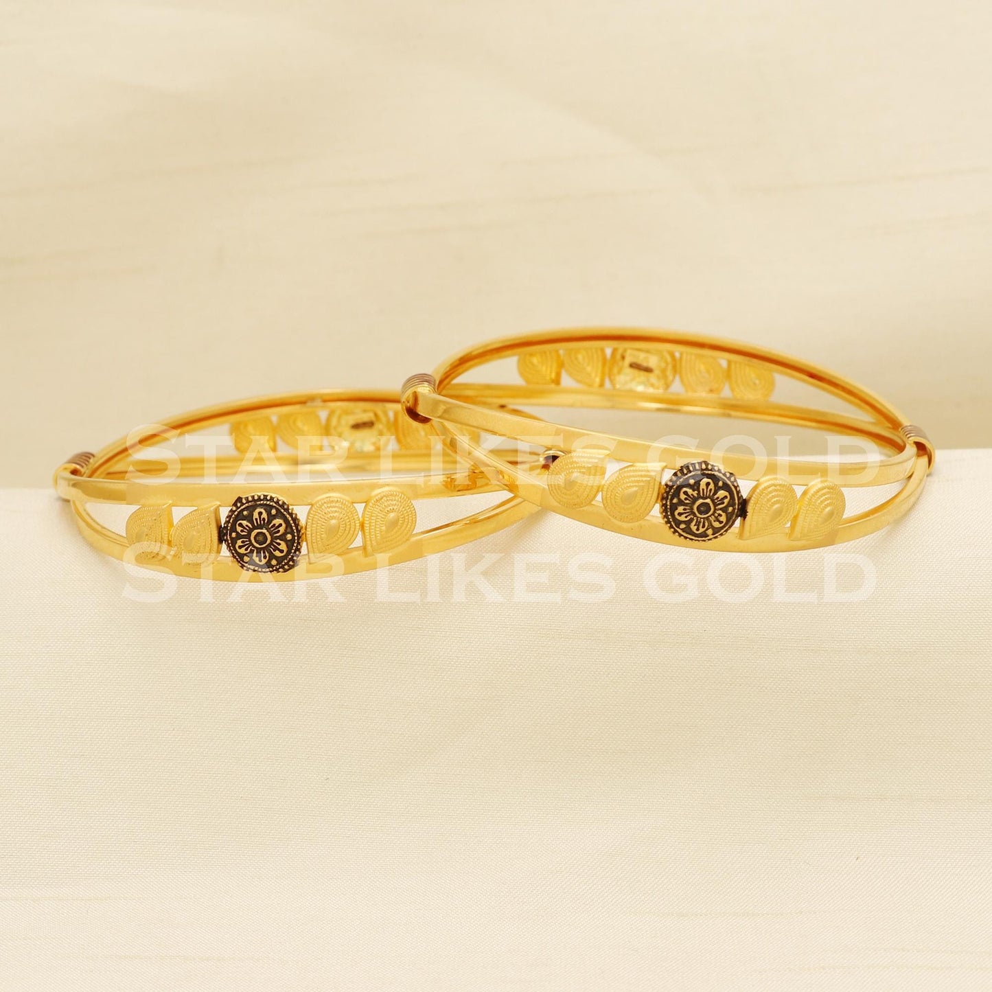 22K 22 Karat Gold Classic Ethnic Enamel Work Kada Bangles Set of 2, PR1490
