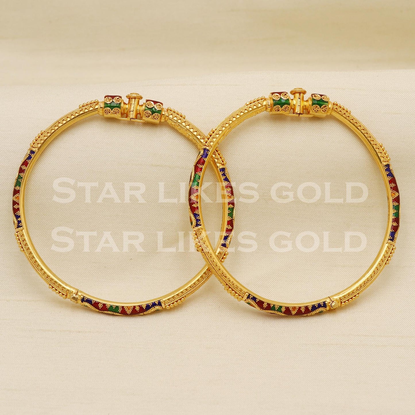 22 Carat Hallmark Gold Red Green Enamel Openable Bangles Set of 2, PR1502