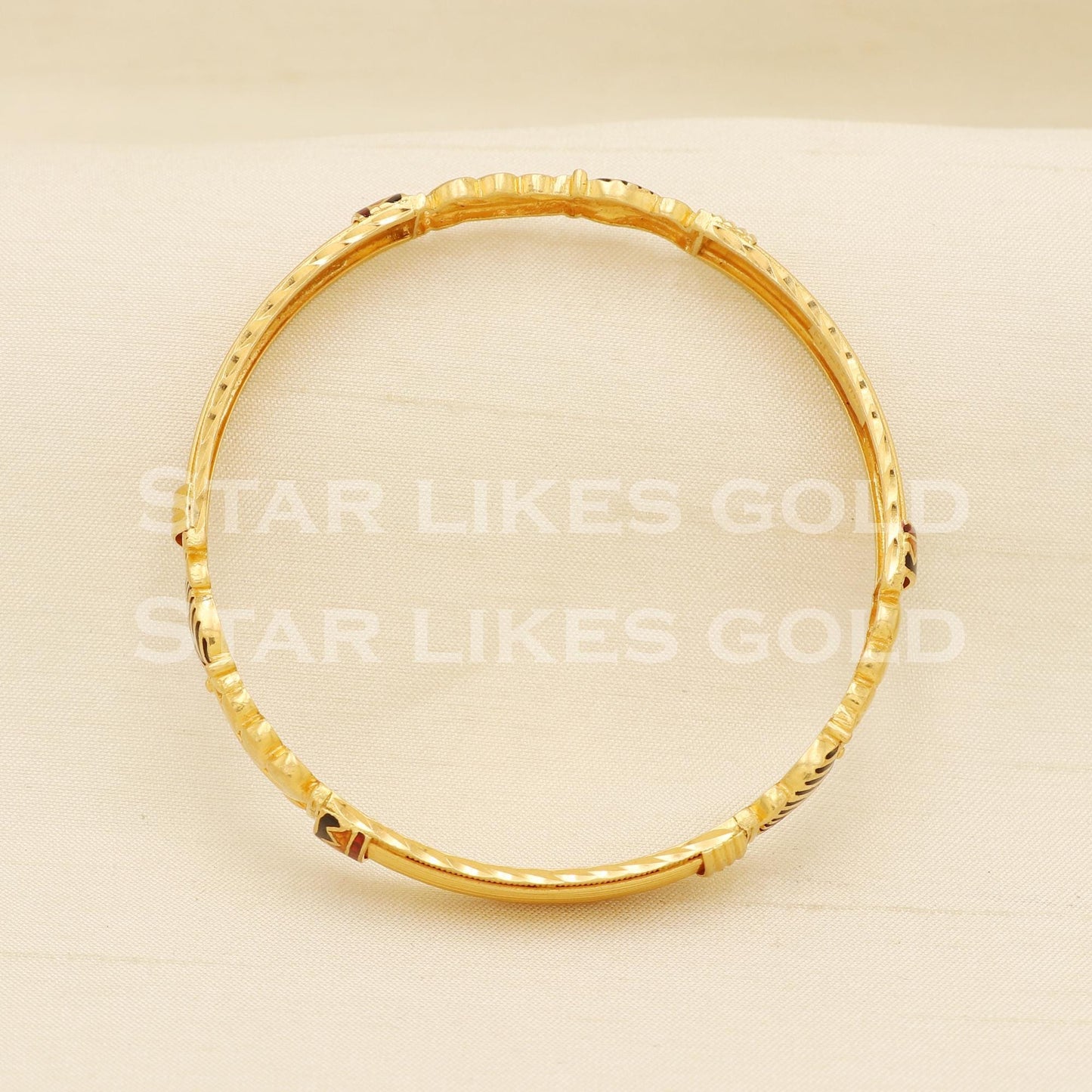 22K Gold Handmade Designer Bangle with Red and Black Enamel Work, PR1522