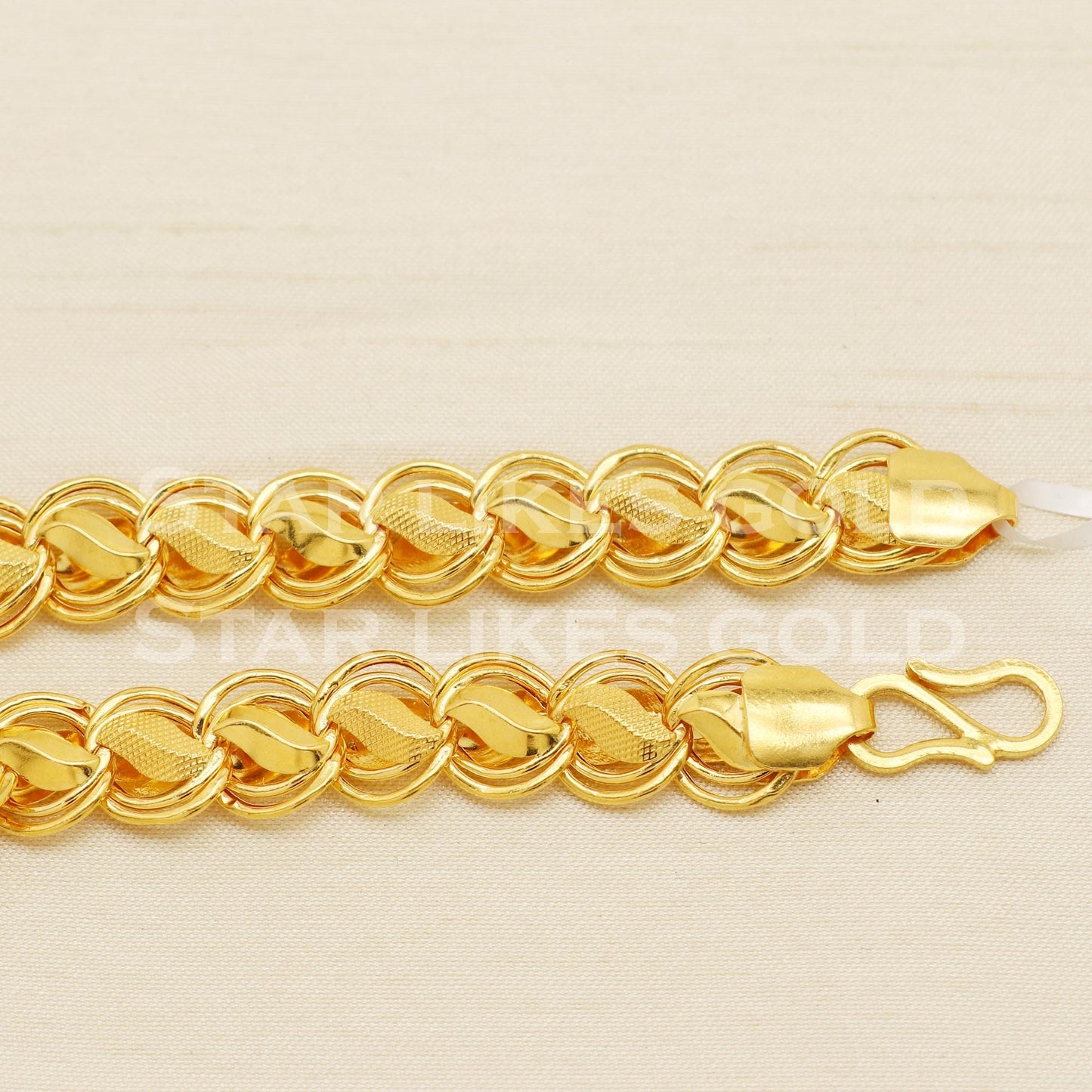 Exquisite 22K Gold Hallmark Men's Circular Leaf Link Bracelet, PR1443