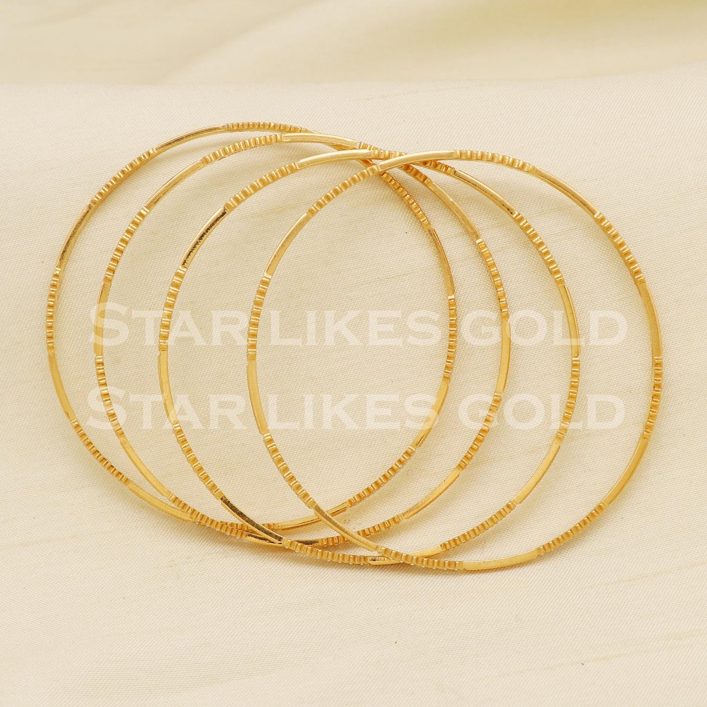 22K 22 Karat Gold Two Tone Beaded Slim Traditional Set of 4 Bangle Bracelet, PR1488