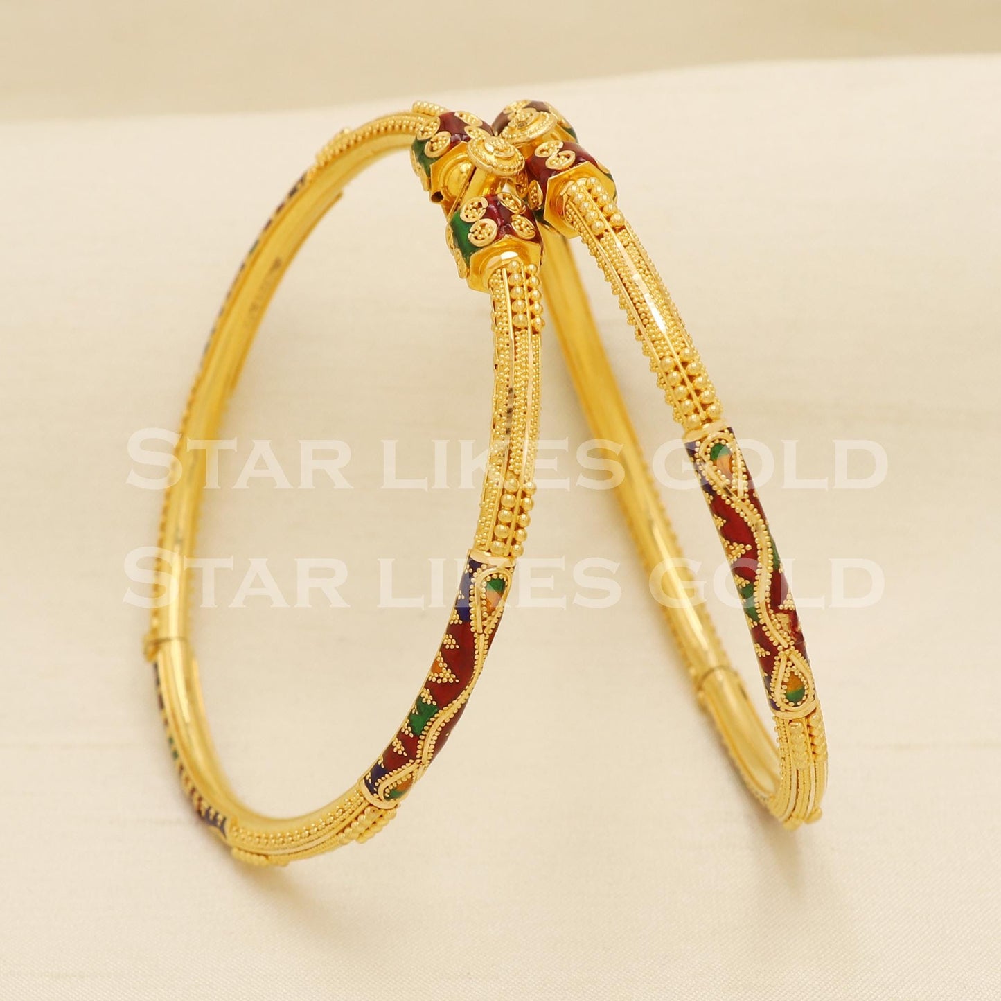22 Carat Hallmark Gold Red Green Enamel Openable Bangles Set of 2, PR1502