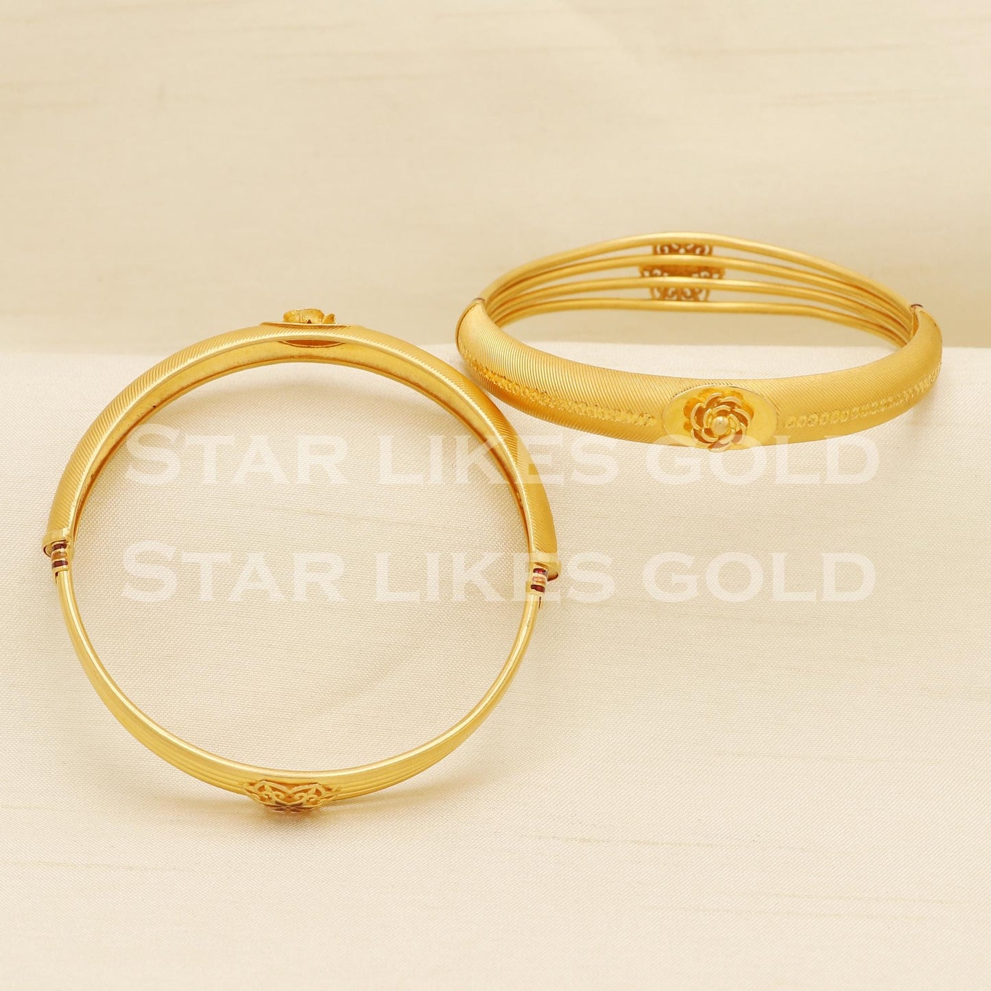 22K Hallmarked 916 Gold Traditional Floral Design Bangles Set of 2, PR1517