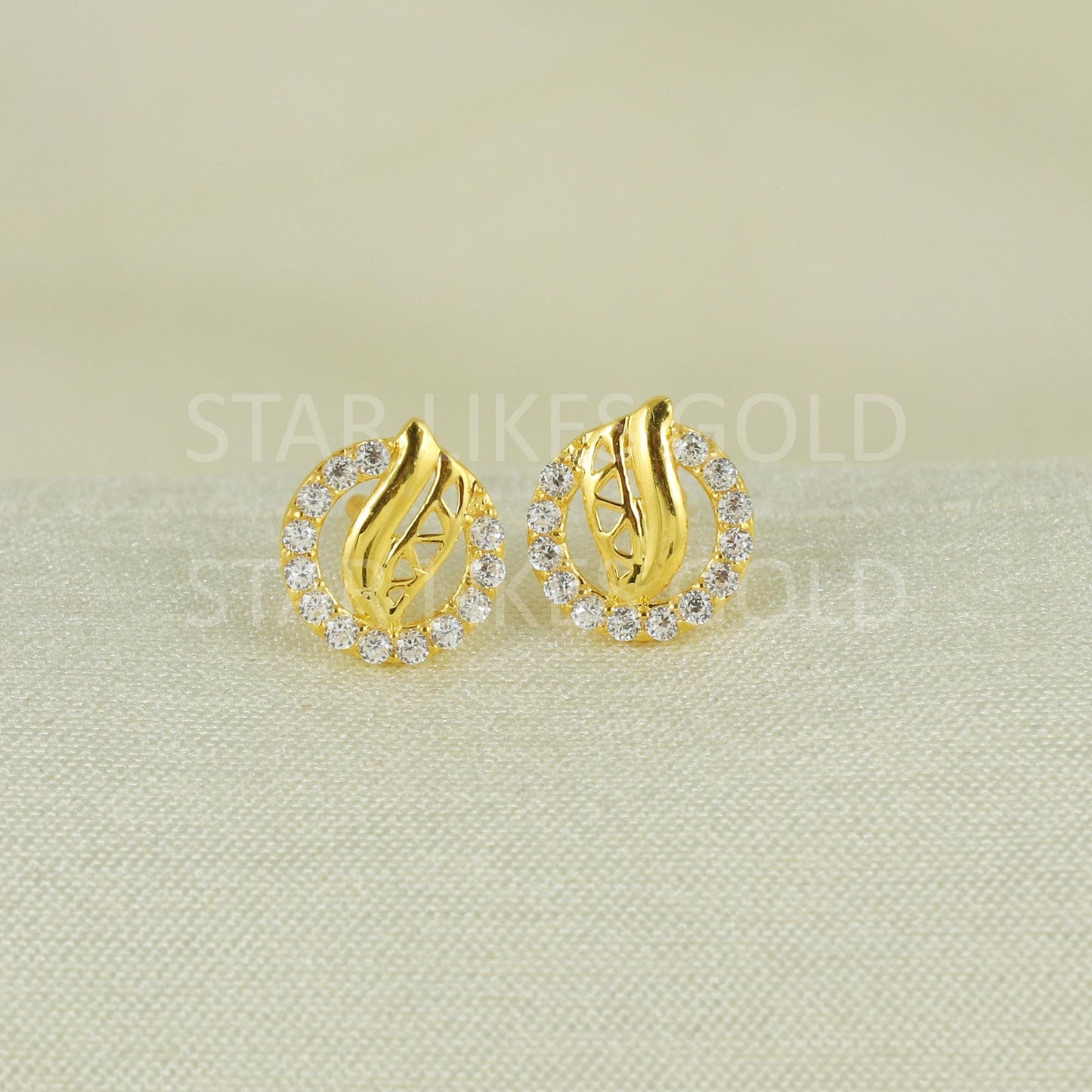 White Zircons 18k 18 karat gold earrings jewelry, B1659