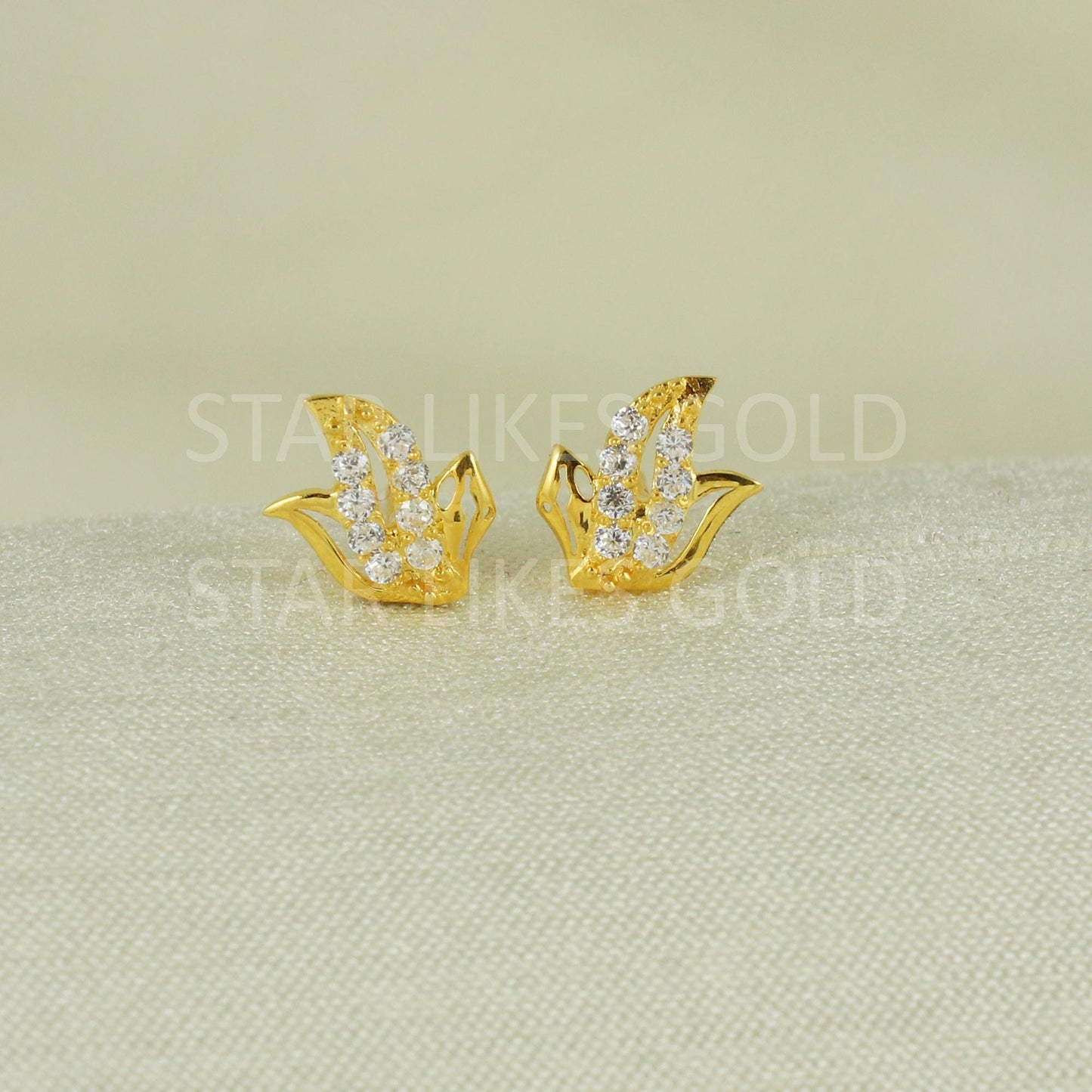 White Zircons 18k 18 karat gold earrings jewelry, B1663