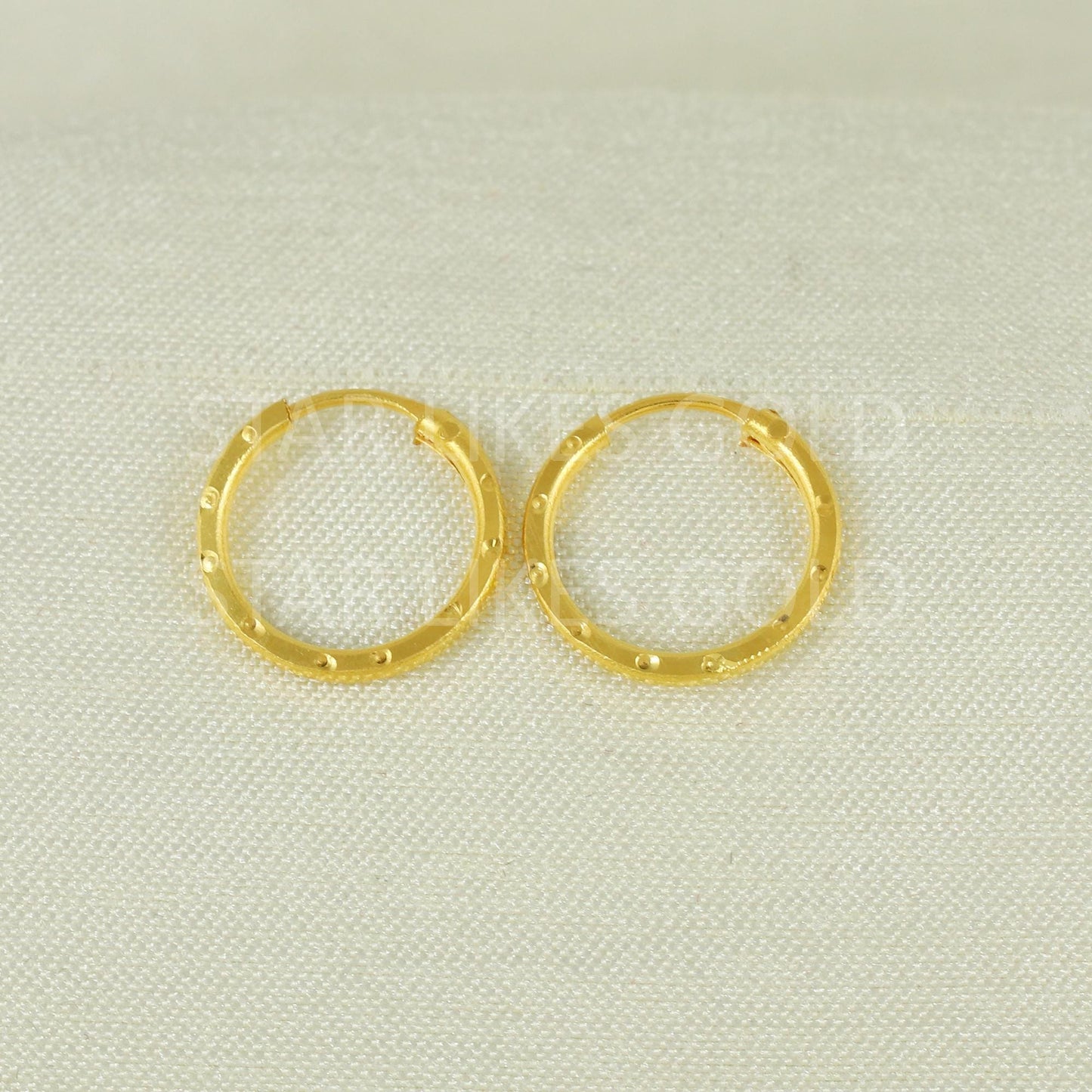 18K Hallmark Gold Circular Bali with Fine Textured Finish | Daily Use, B1668