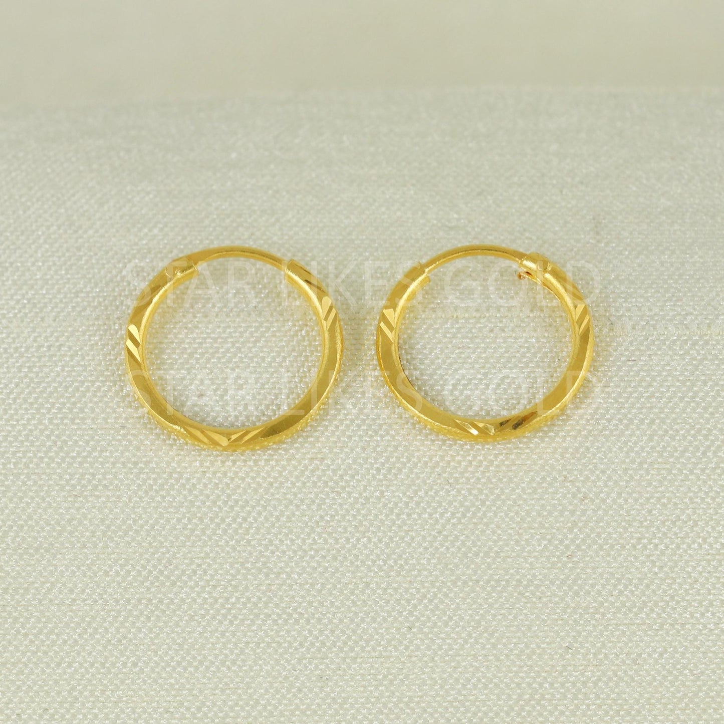18K Hallmark Gold Circular Bali with Fine Textured Finish | Daily Use, B1669