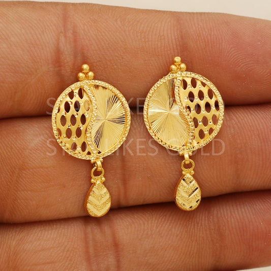 Elegant 22k Gold Circular Filigree Drop Earrings with Textured Leaf Hallmark Jewelry, PR1676