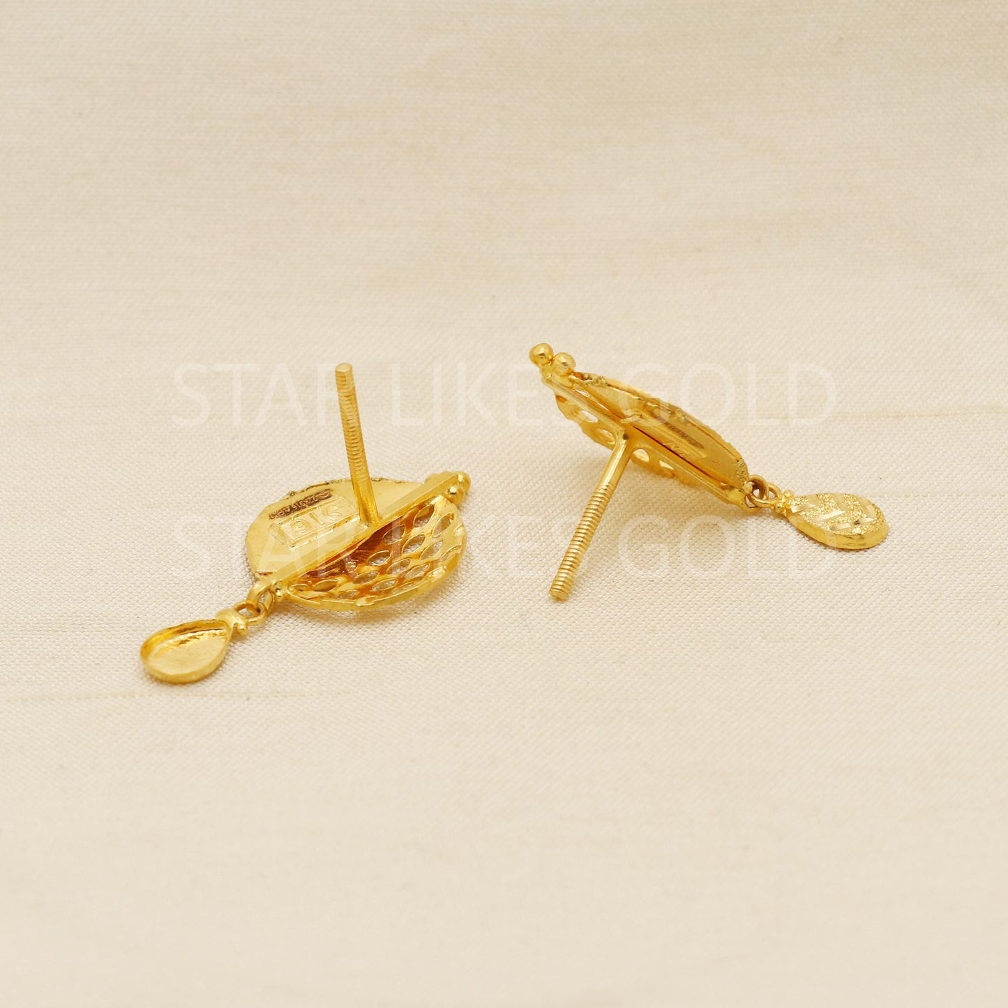 Elegant 22k Gold Circular Filigree Drop Earrings with Textured Leaf Hallmark Jewelry, PR1676