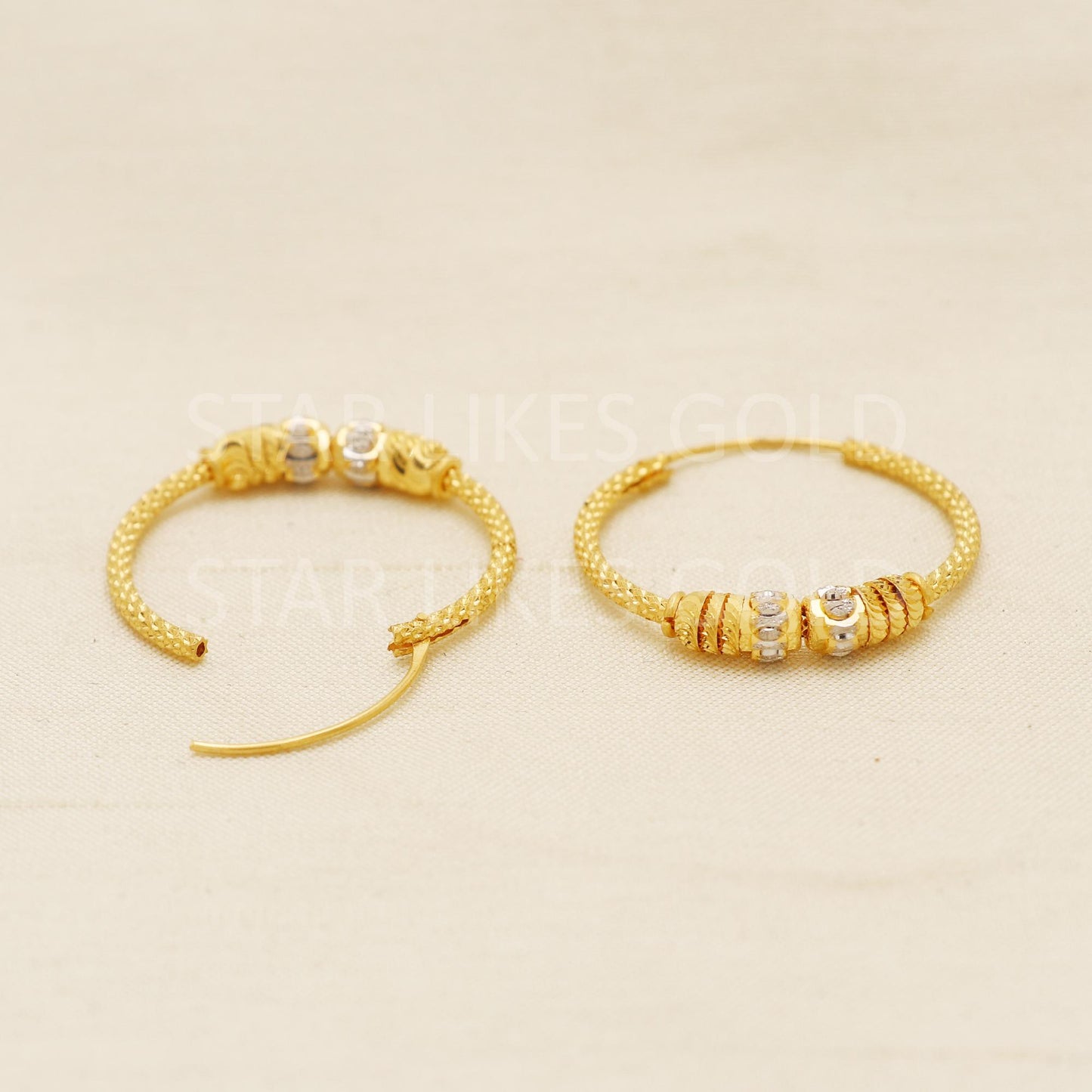 Hallmark 22k Gold Textured Two-Tone Hoop Earrings for Contemporary Wear Bali, PR1716