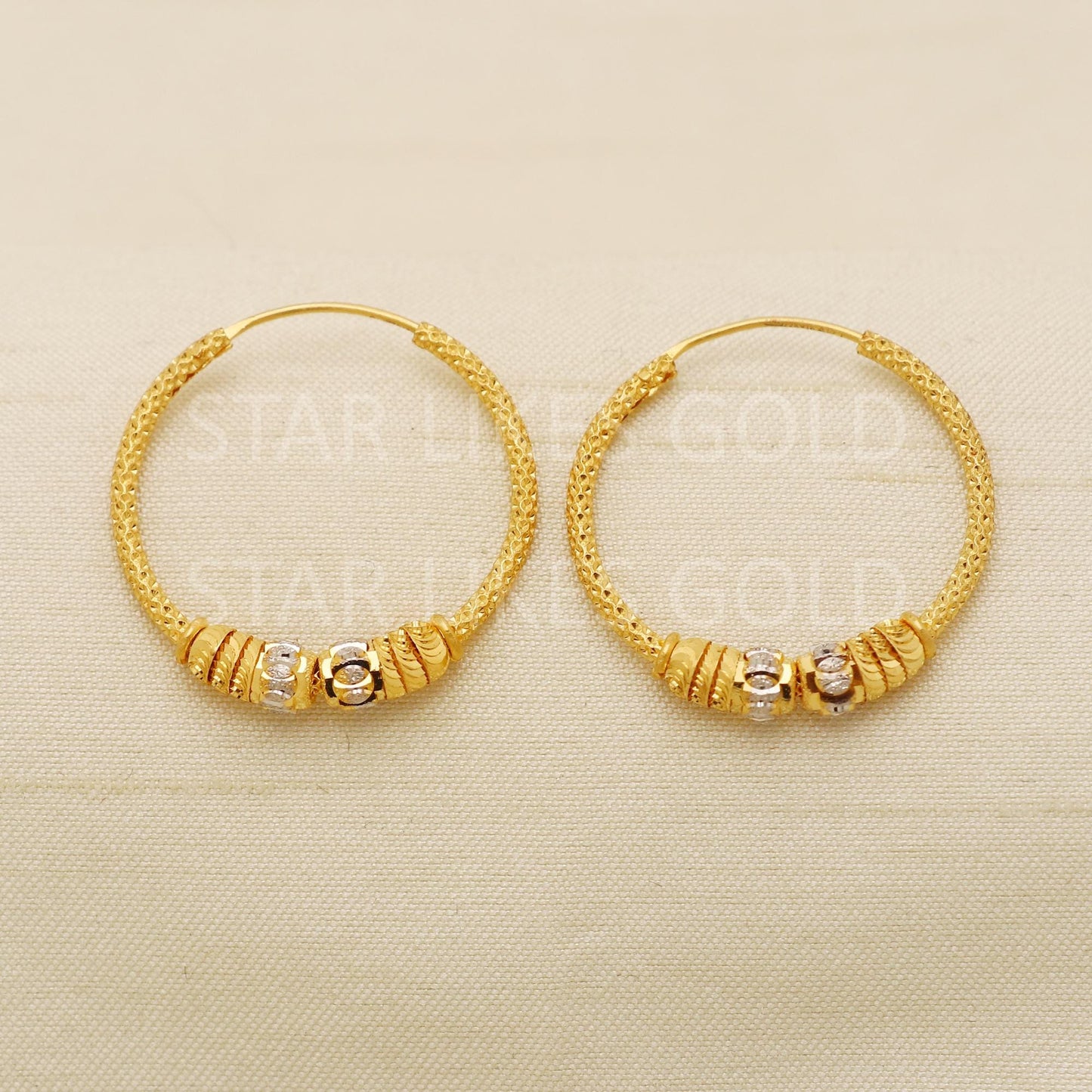 Hallmark 22k Gold Textured Two-Tone Hoop Earrings for Contemporary Wear Bali, PR1716
