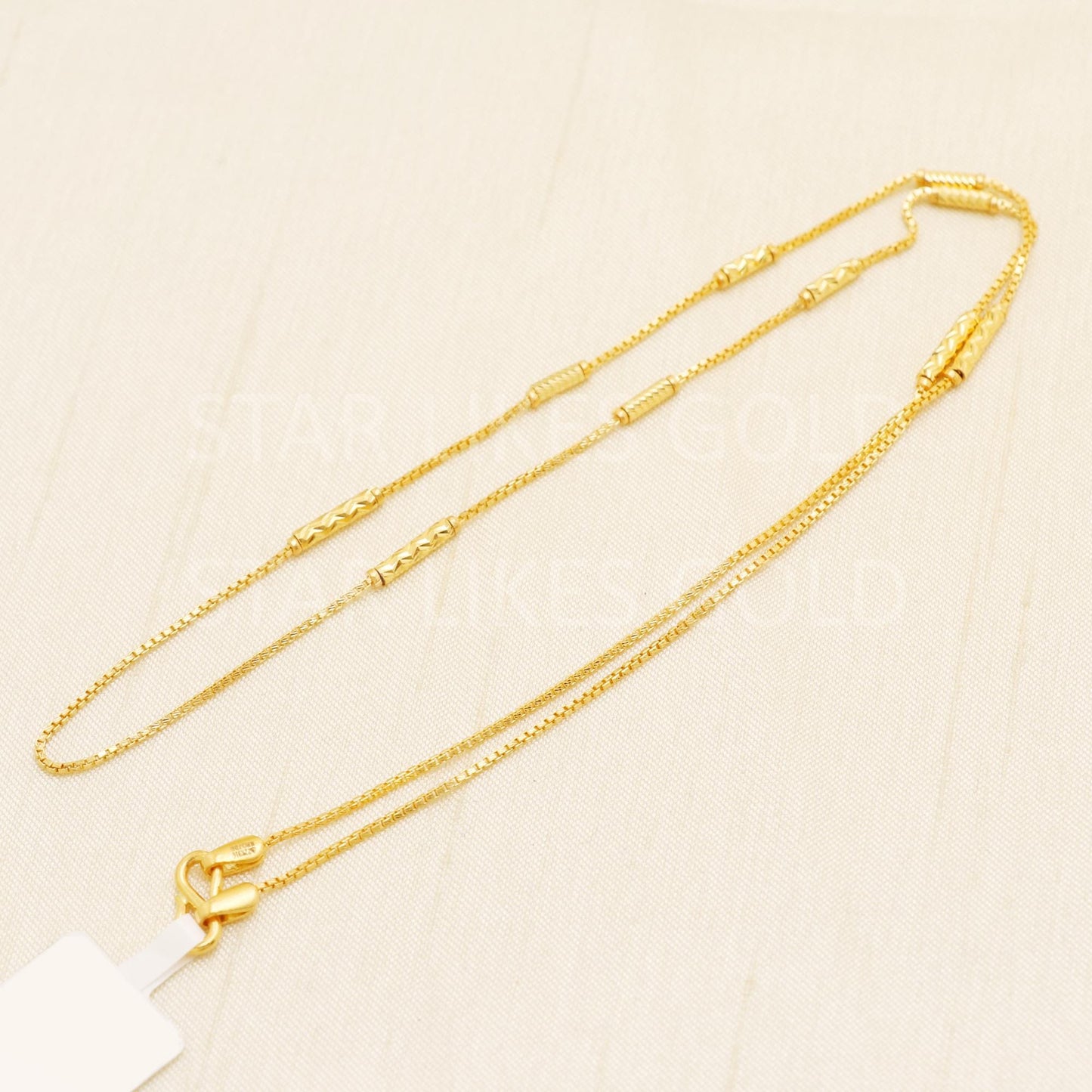 22k Hallmark Gold Box Chain with Textured Cylinder Pipe Links, B1725