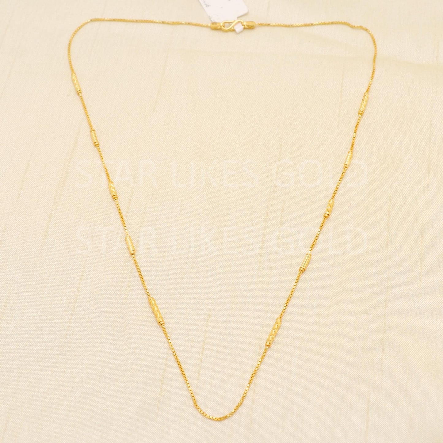 22k Hallmark Gold Box Chain with Textured Cylinder Pipe Links, B1725