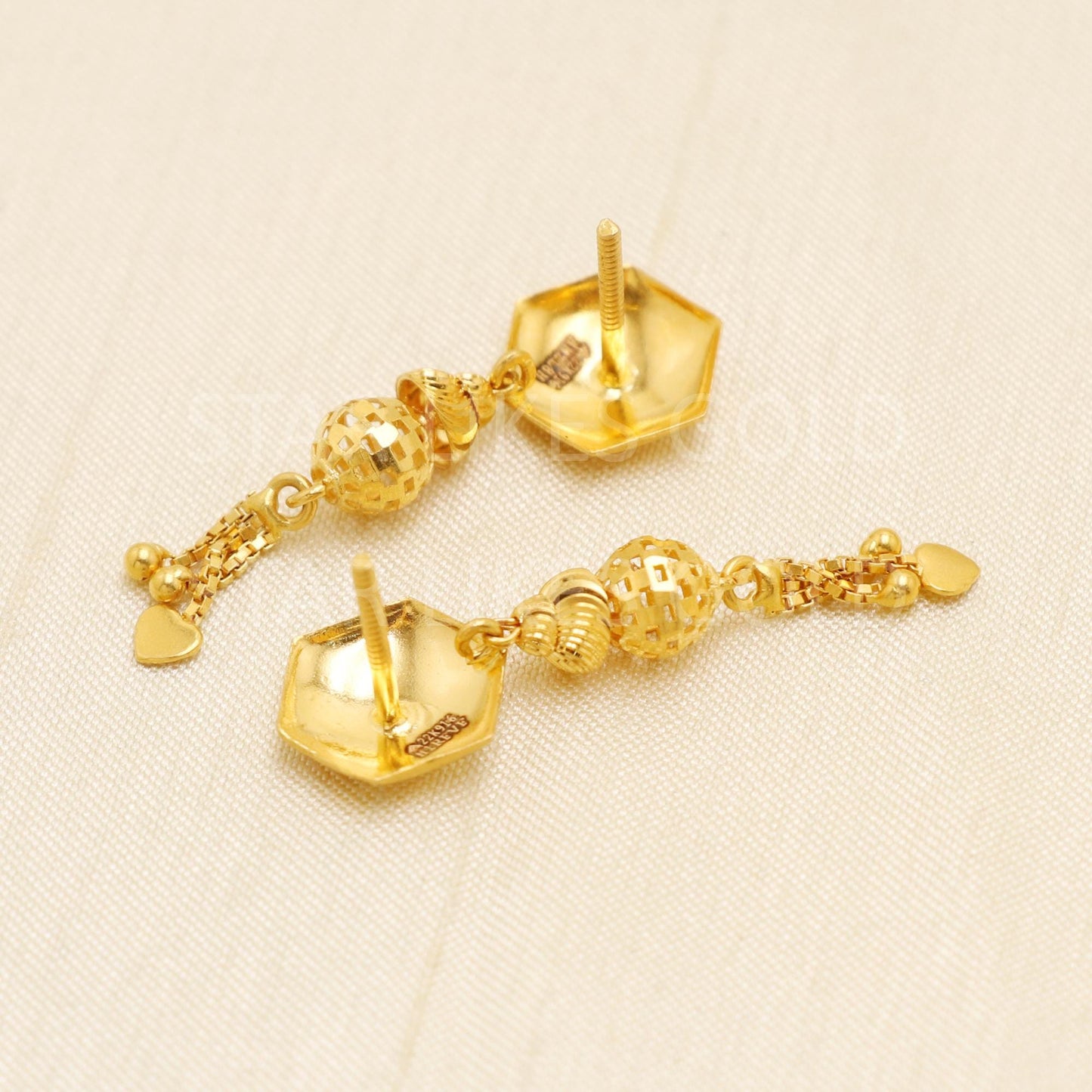 Classy Hallmark 22k Gold High-Polish Heritage Earrings by starlikesgold, B1733
