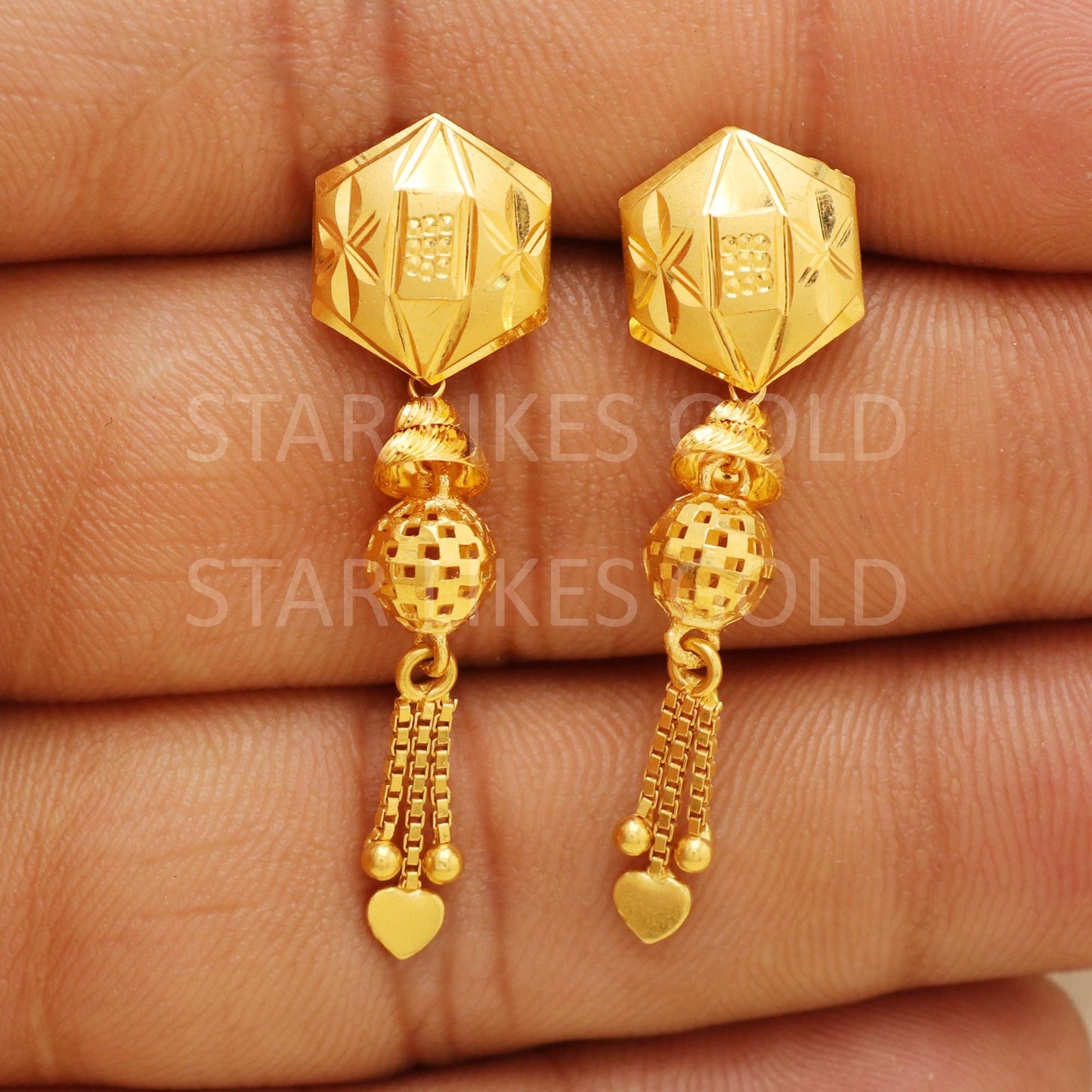 Classy Hallmark 22k Gold High-Polish Heritage Earrings by starlikesgold, B1733