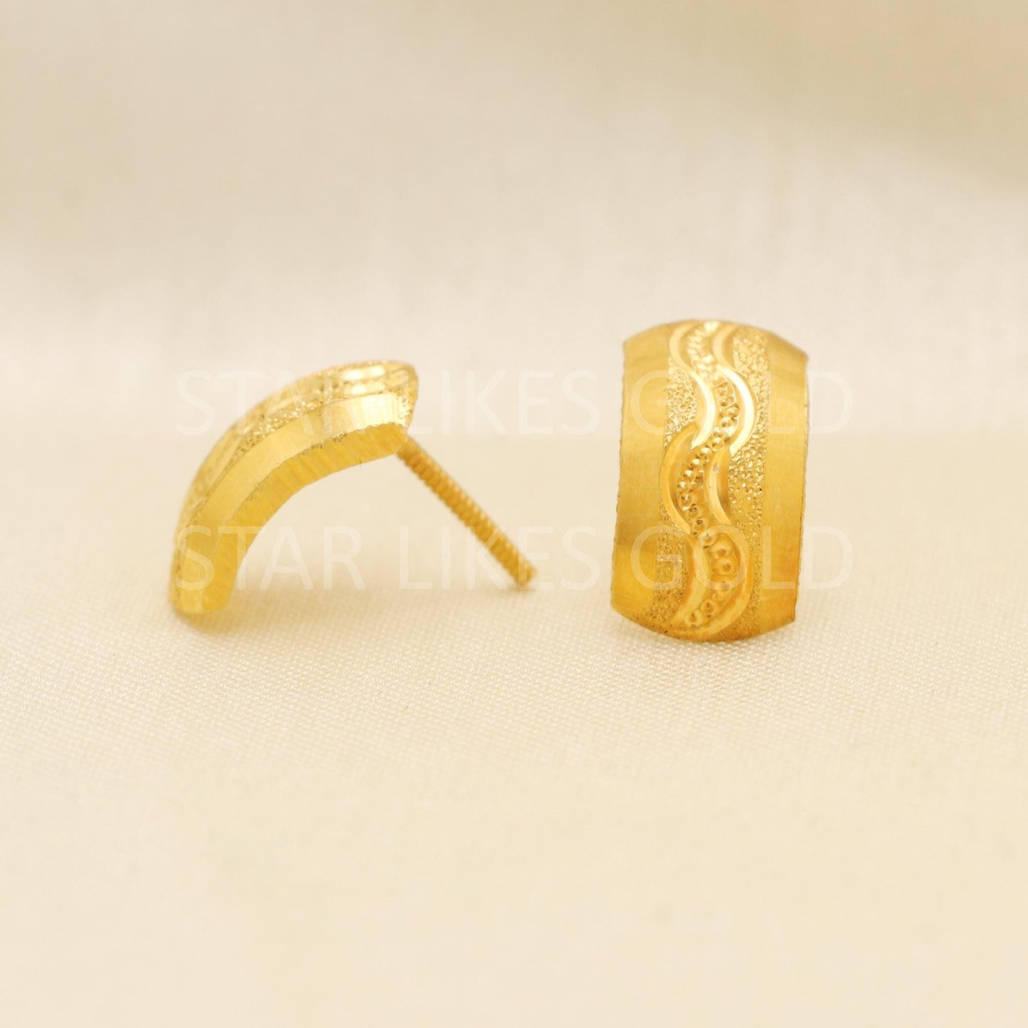 Hallmark 18k Gold Textured Wavy Bali Earrings for Daily Wear, B1735