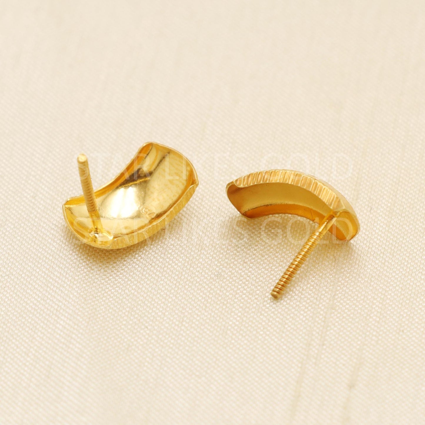 Hallmark 18k Gold Textured Wavy Bali Earrings for Daily Wear, B1735