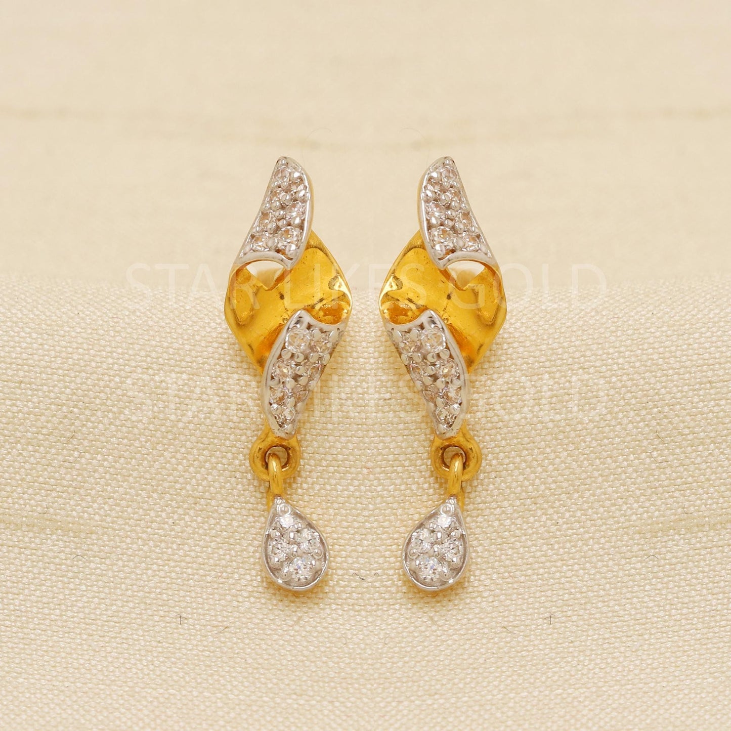 Stunning 18K Gold Stud Earrings | Daily Wear Fine Indian Jewelry Hallmark