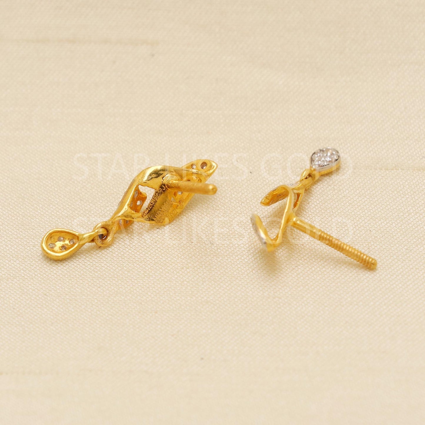 Stunning 18K Gold Stud Earrings | Daily Wear Fine Indian Jewelry Hallmark