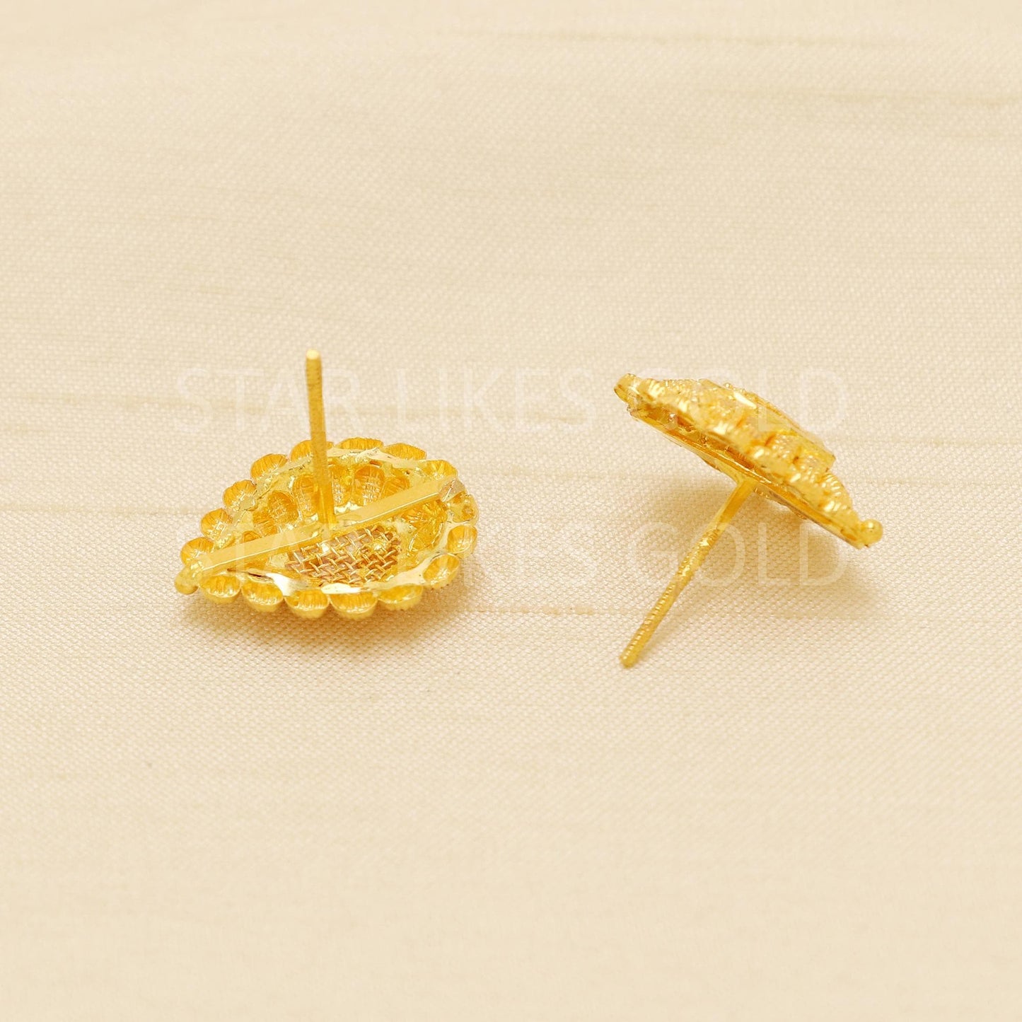 Stunning indian design 22 karat 22k gold stud fine earrings jewelry, B1862