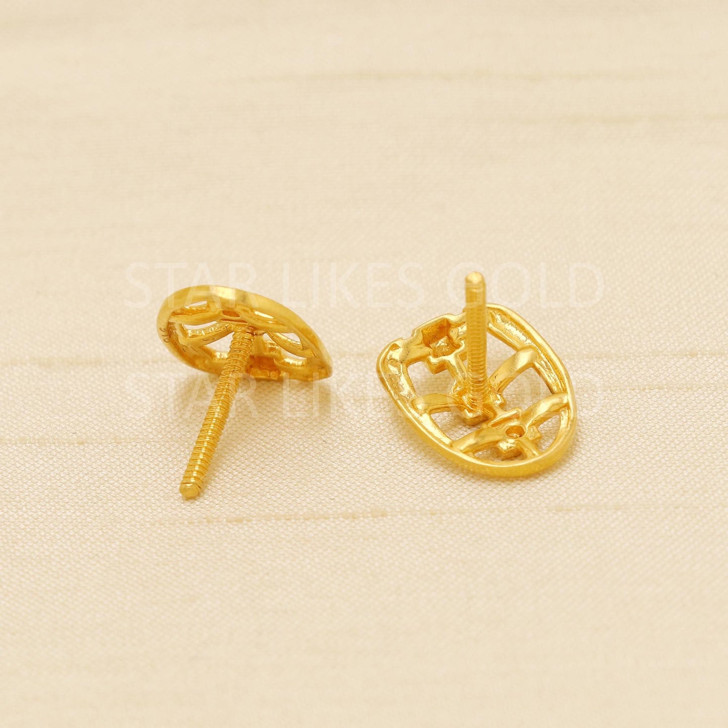 Stunning 22 karat 22k gold Stud Designers Earrings jewelry, B1887