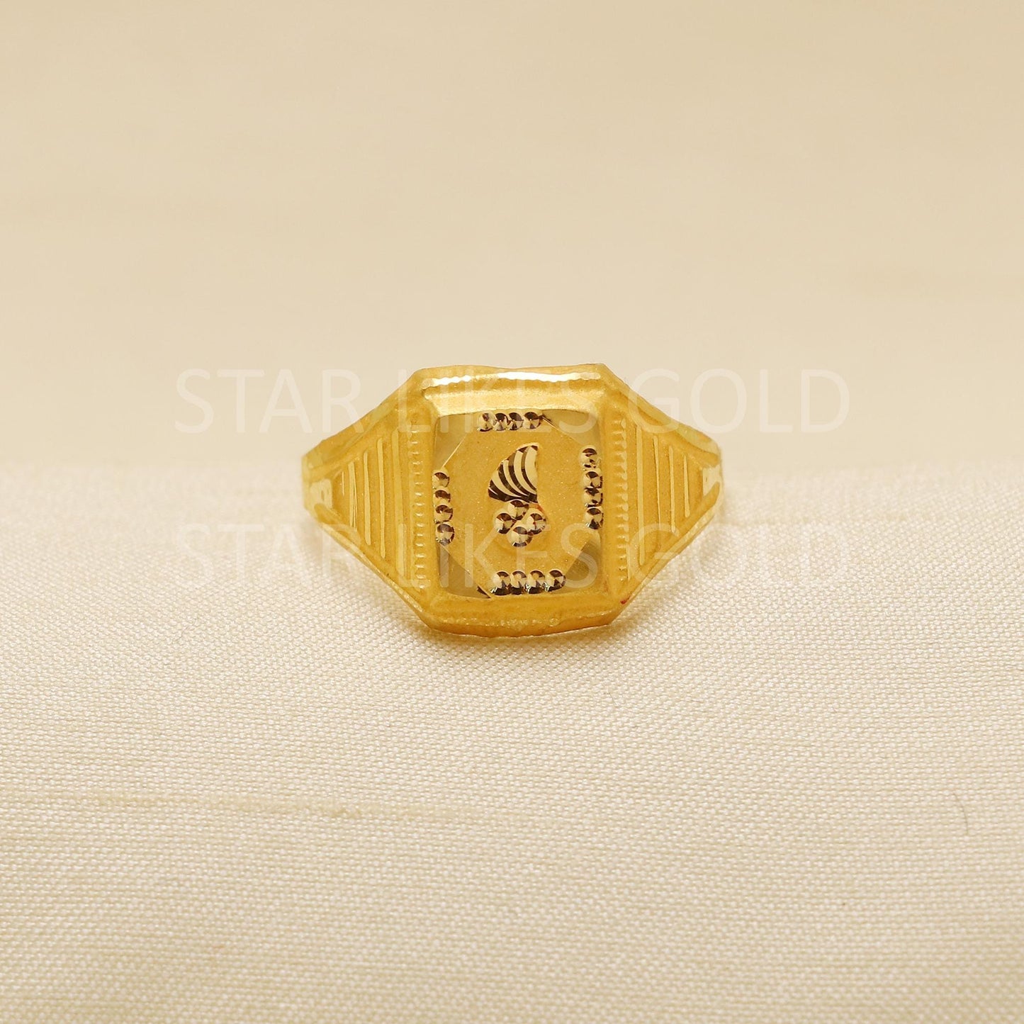 Stunning 22 karat 22k Gold Indian Ring Hand Crafted Jewelry, B1912